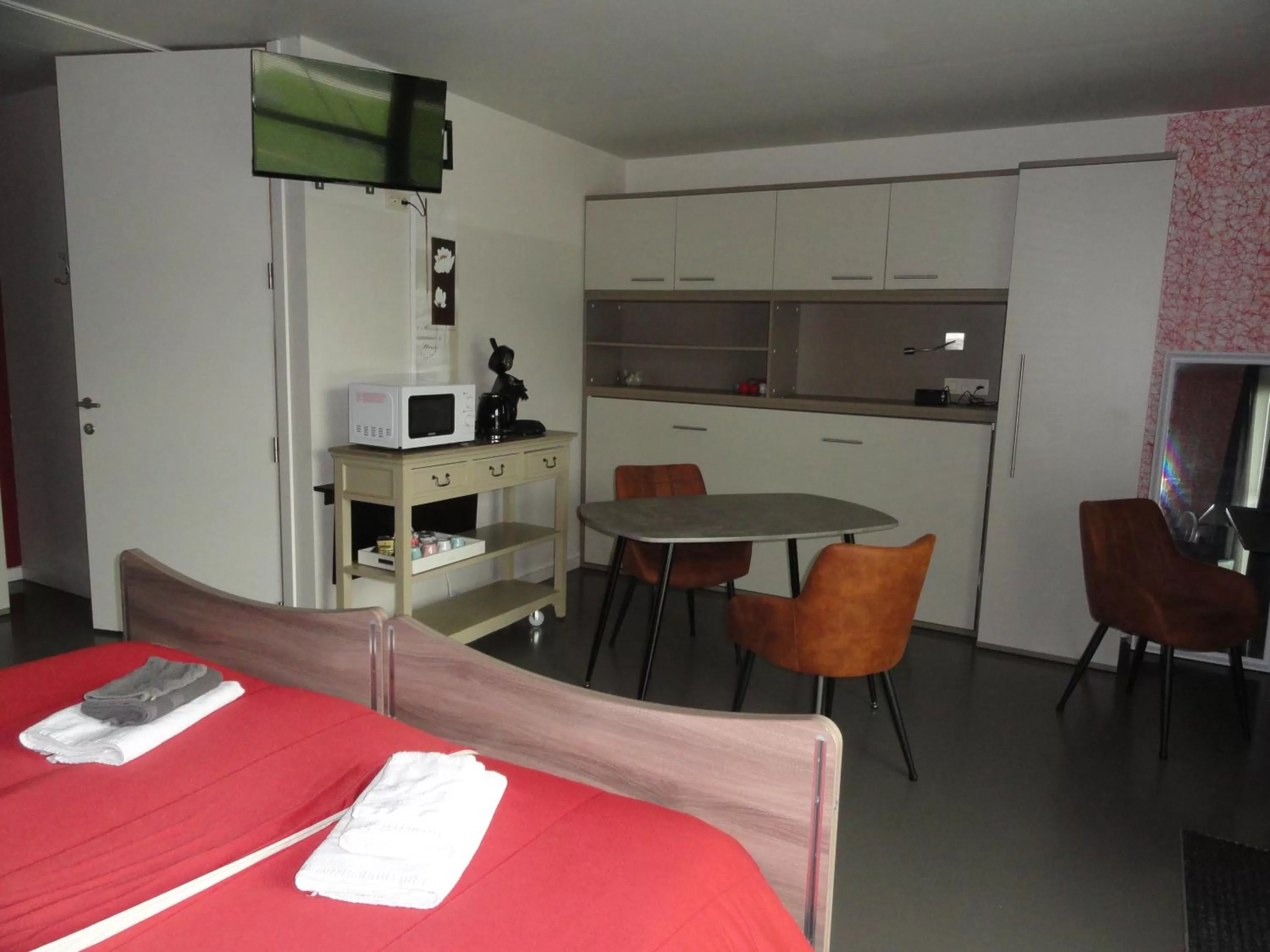 Dining area in B&B Altijd Genieten