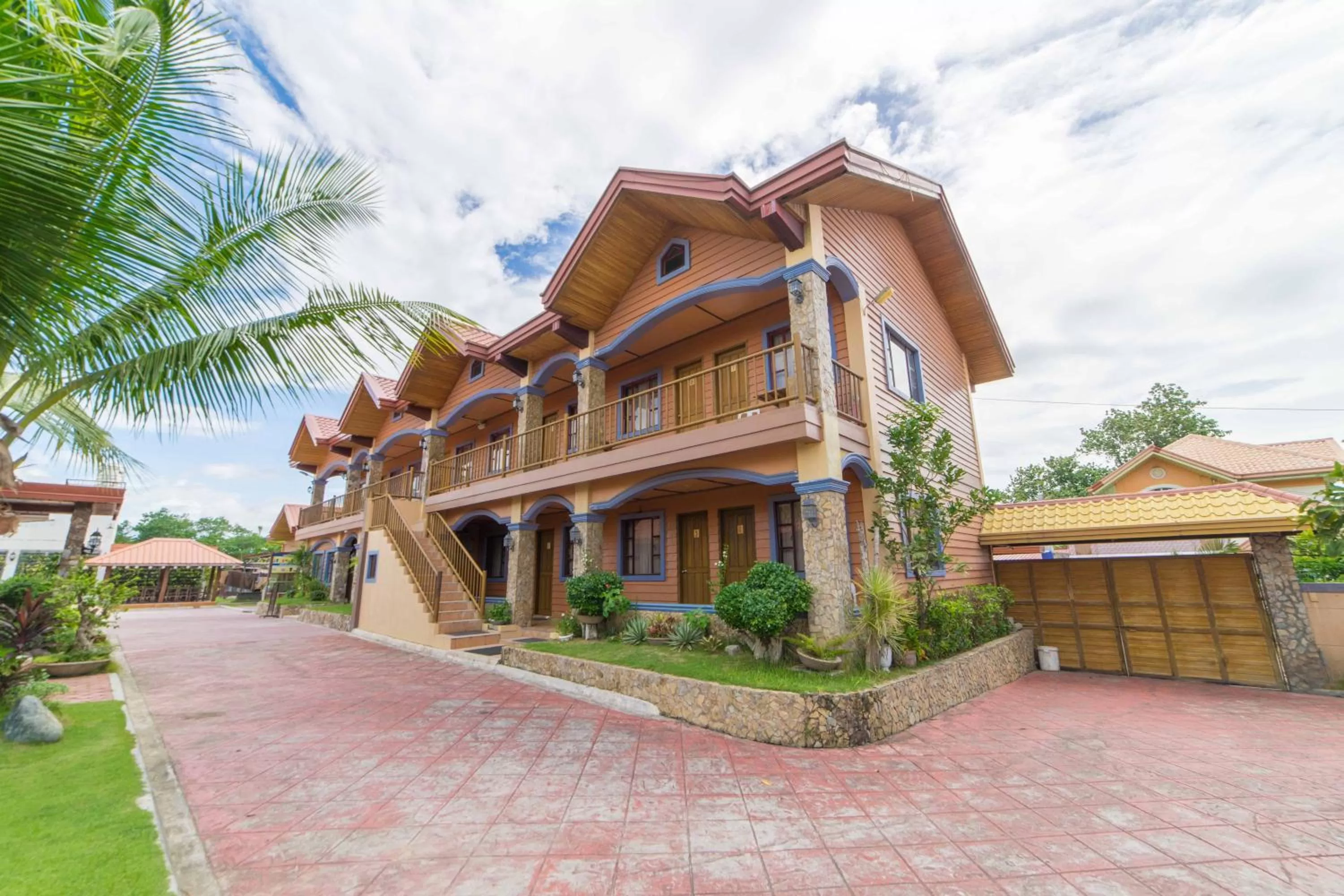 Property building in RedDoorz Plus @ Starhomes Olivianville