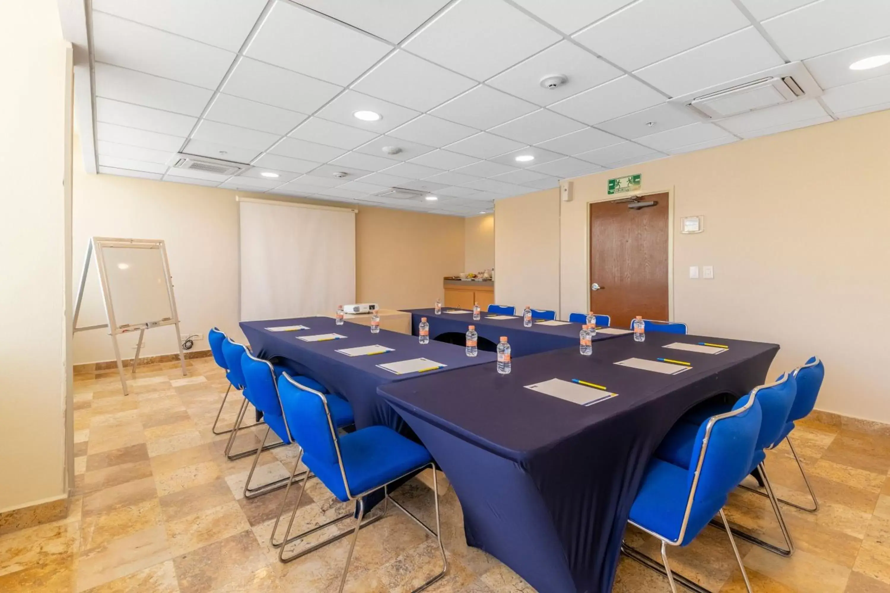 Meeting/conference room in City Express by Marriott Cancun