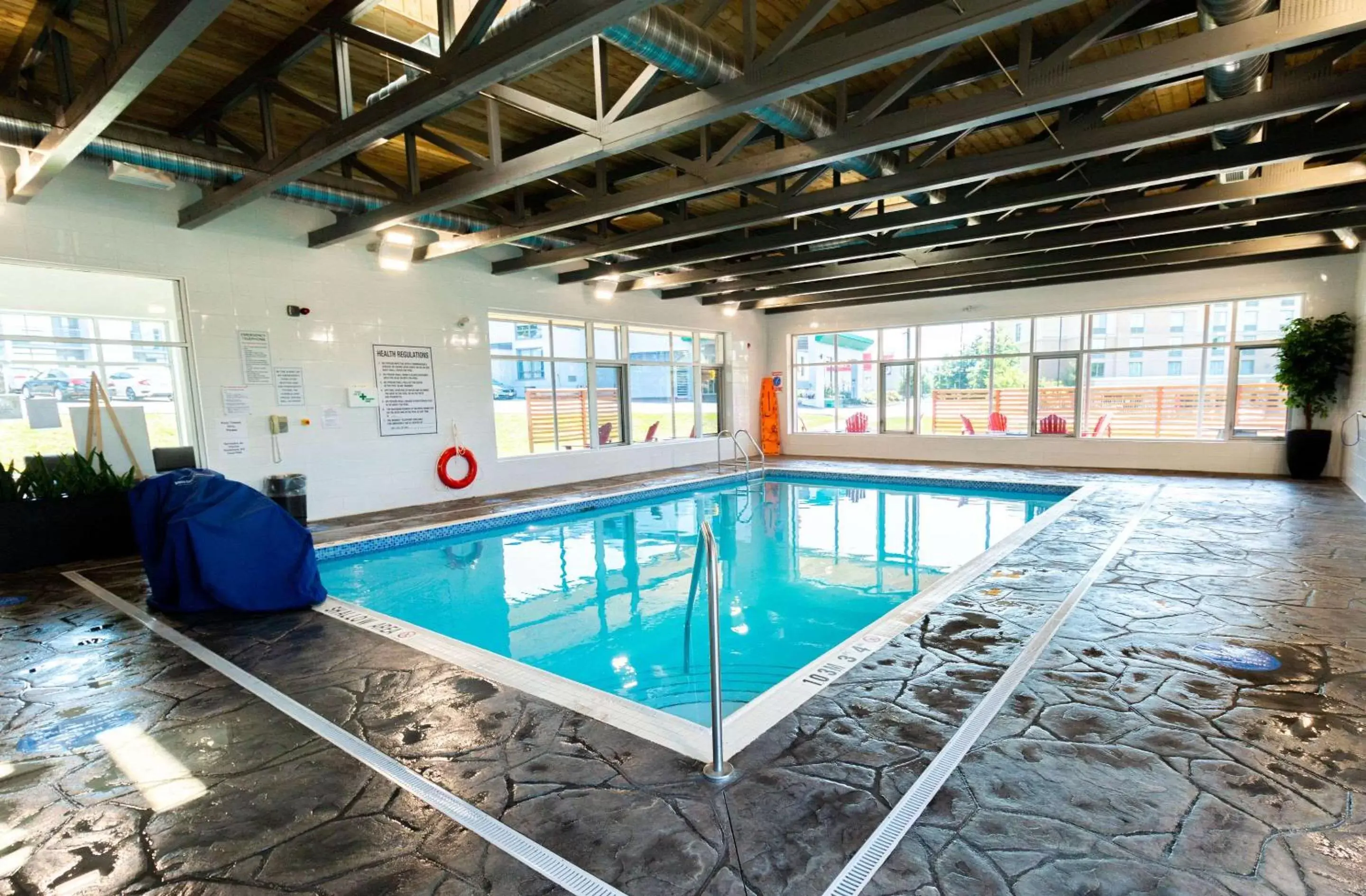 Activities, Swimming Pool in Comfort Suites Kingston Central