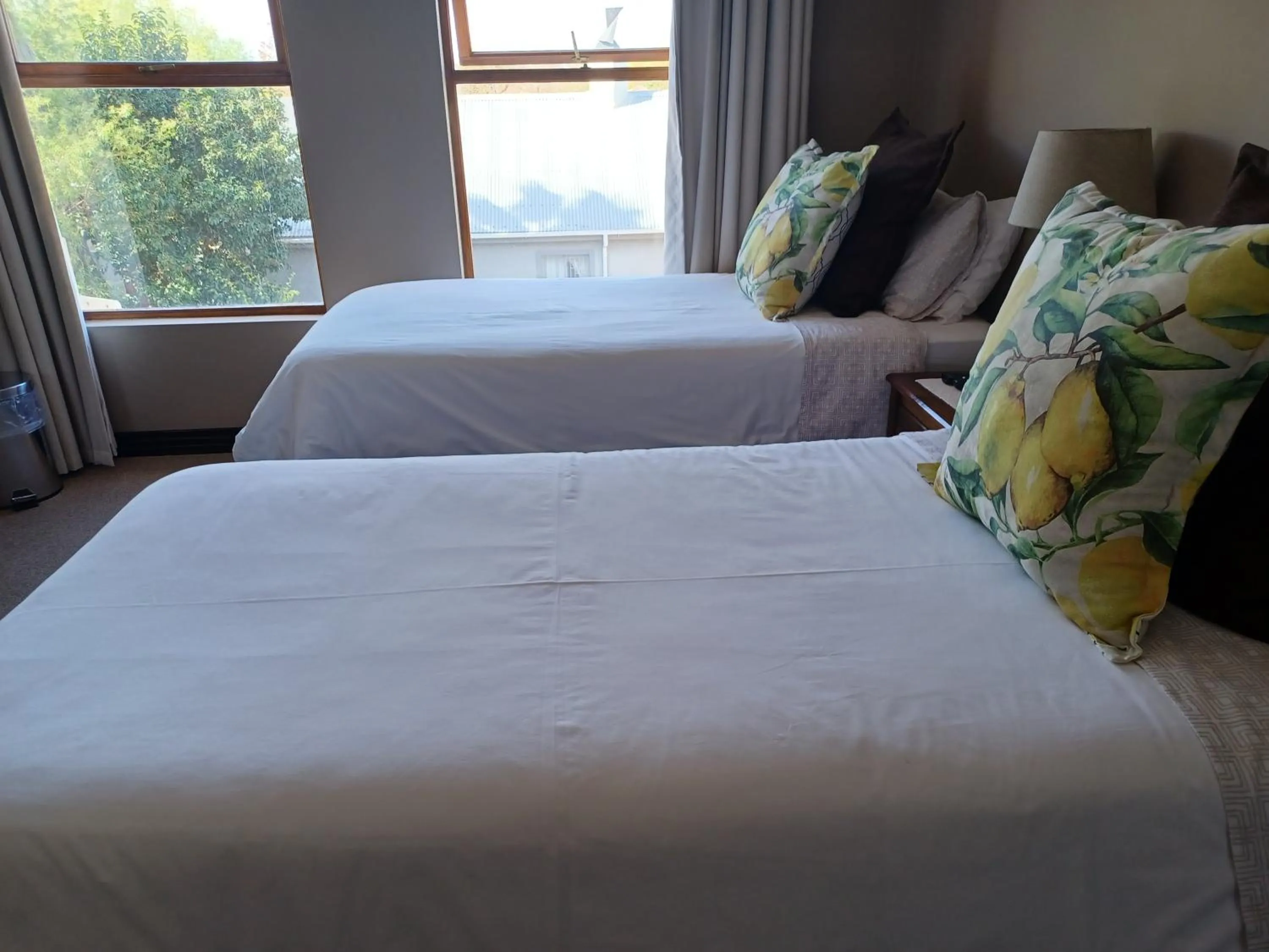 Bed in Karoo Sun Guest House
