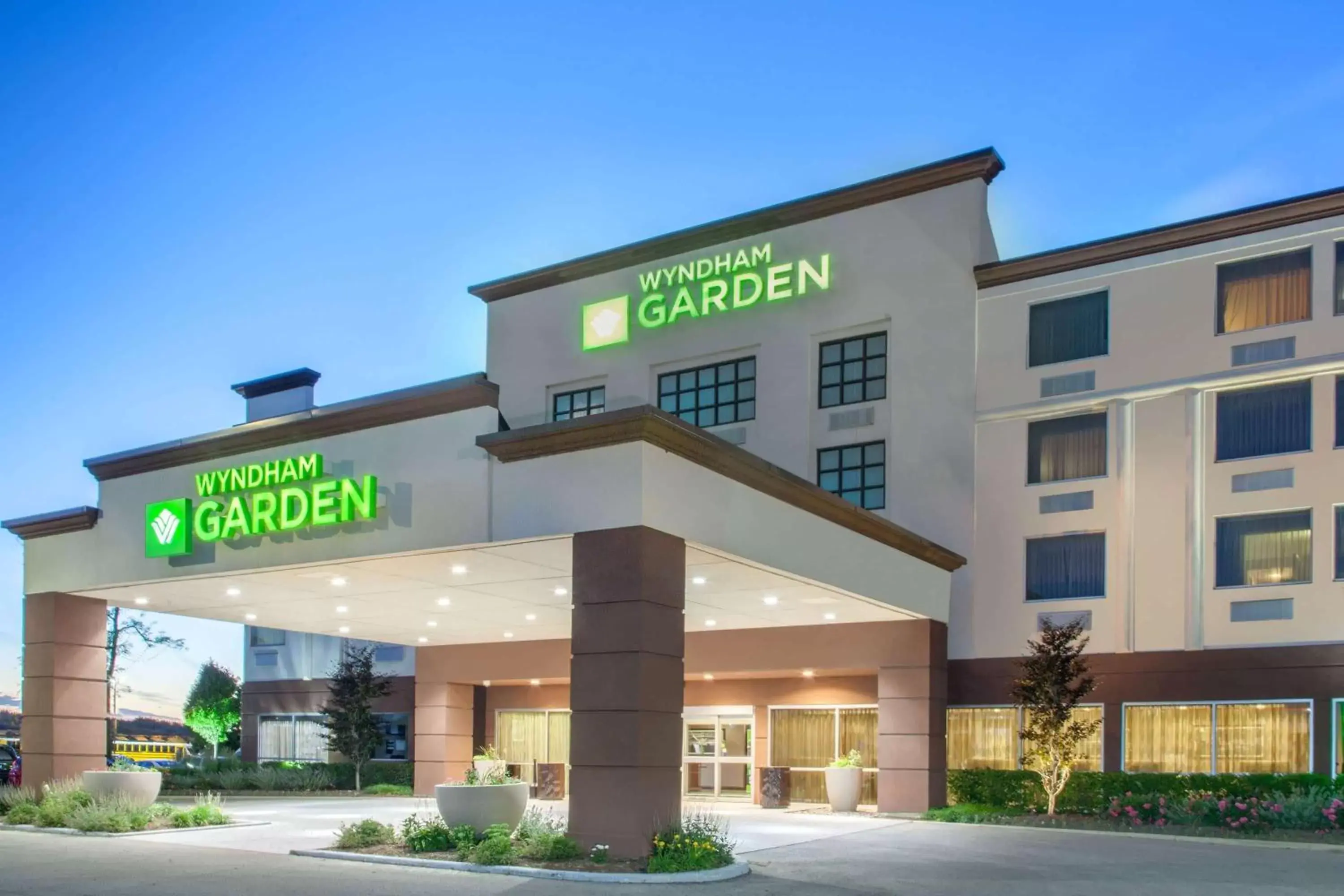 Property Building in Wyndham Garden Elk Grove Village - O'Hare