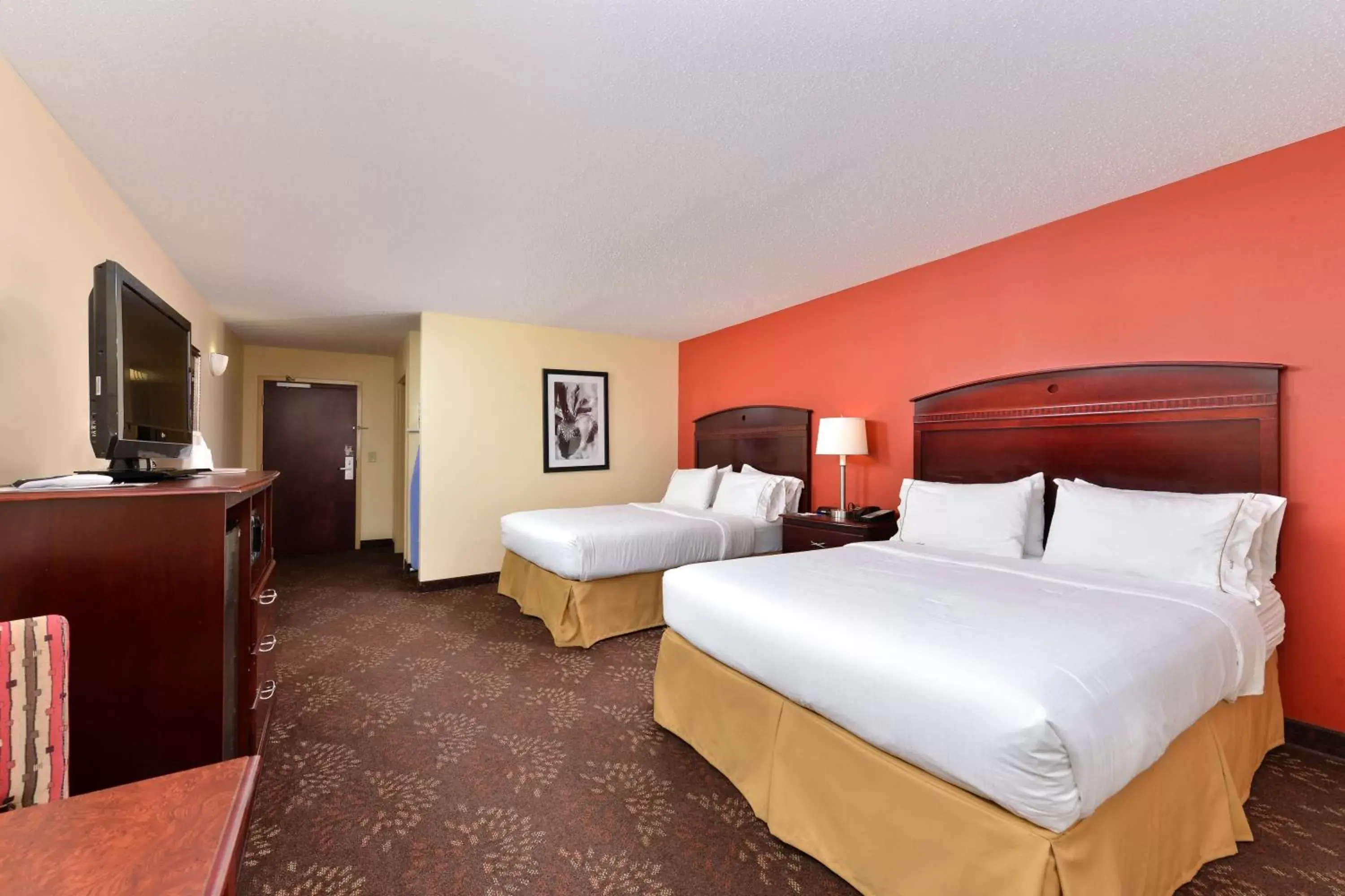 Photo of the whole room, Bed in Holiday Inn Express White House, an IHG Hotel