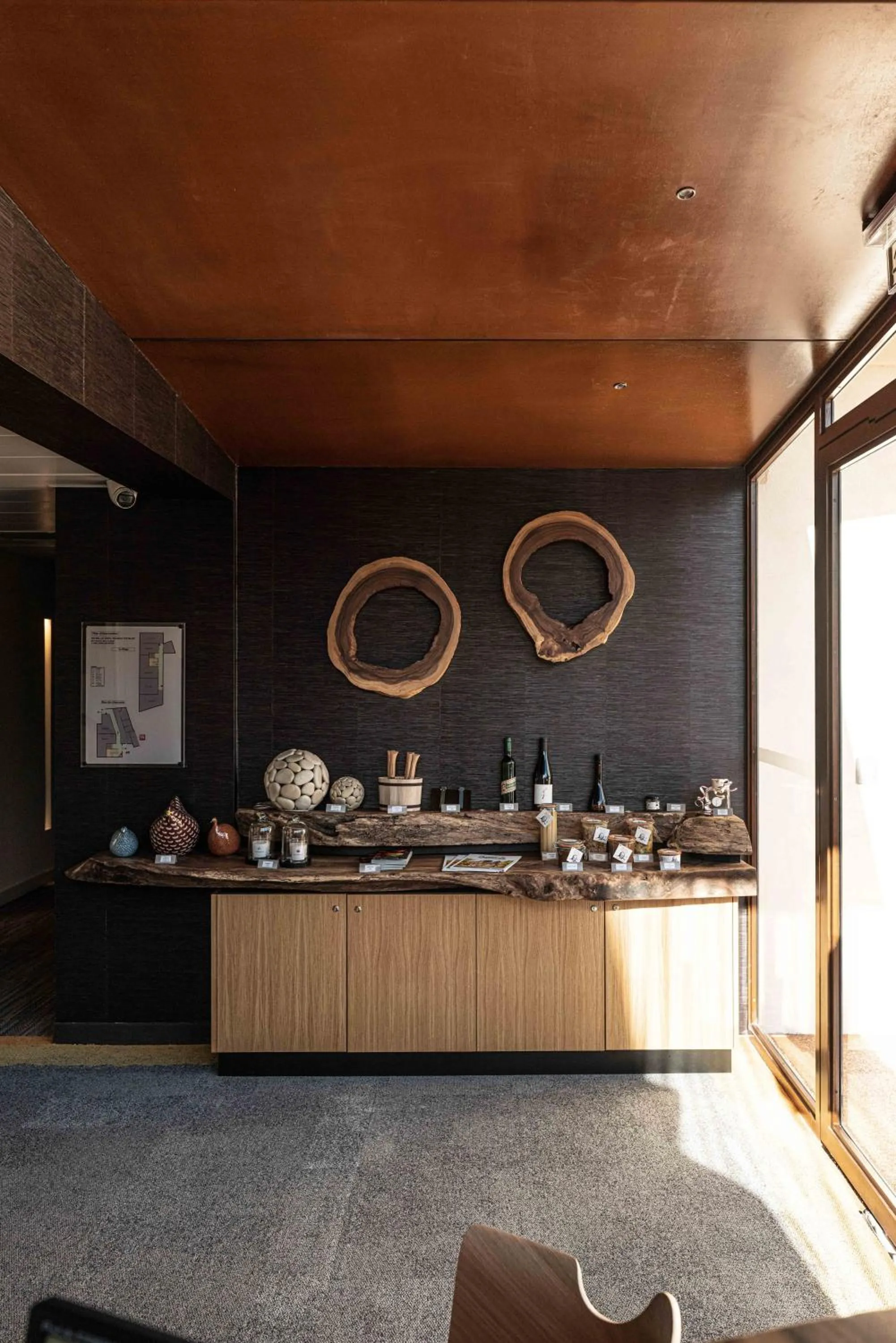 Lobby or reception in Hôtel Le Parc - La Table de Franck Putelat