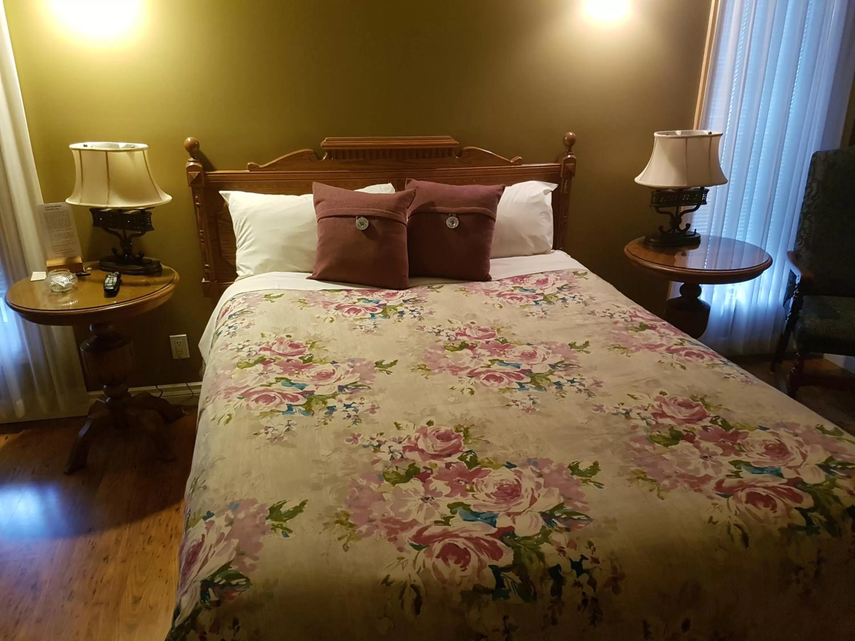 Bedroom, Bed in Lady MacDonald Country Inn