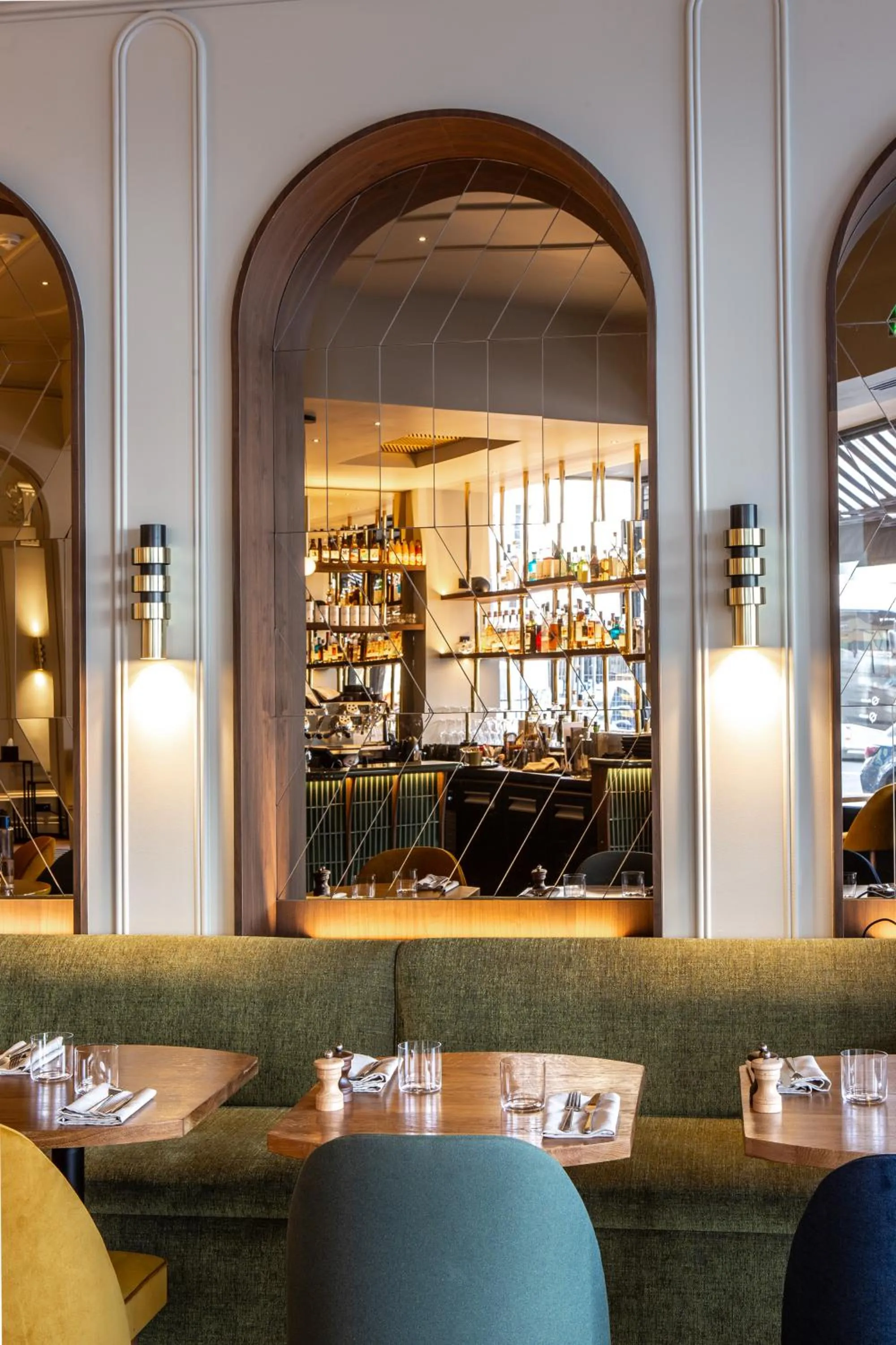 Restaurant/places to eat in ibis Styles Paris Gare du Nord TGV