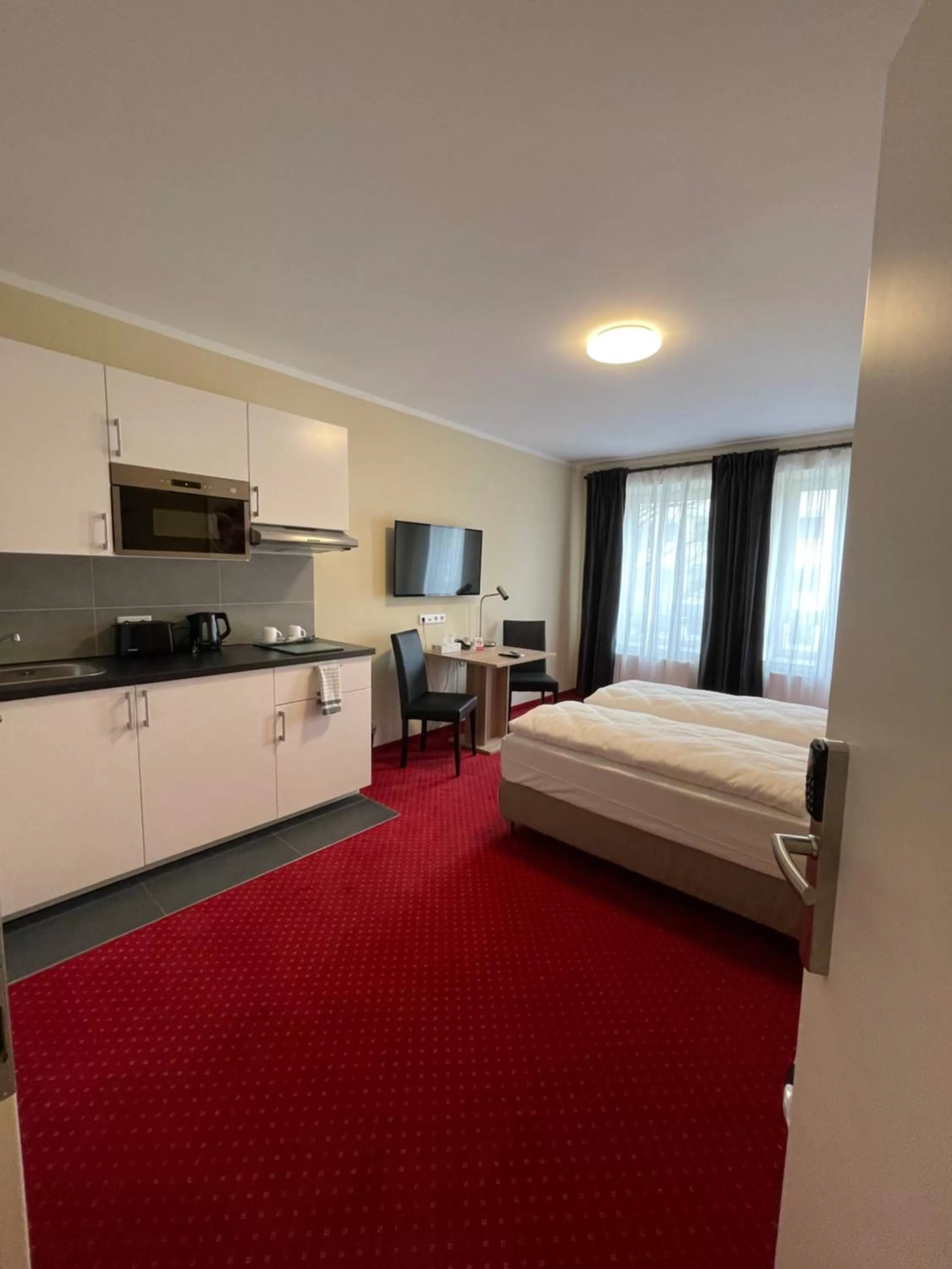 Photo of the whole room, Bed in Palm Premium Hotel & Apartments