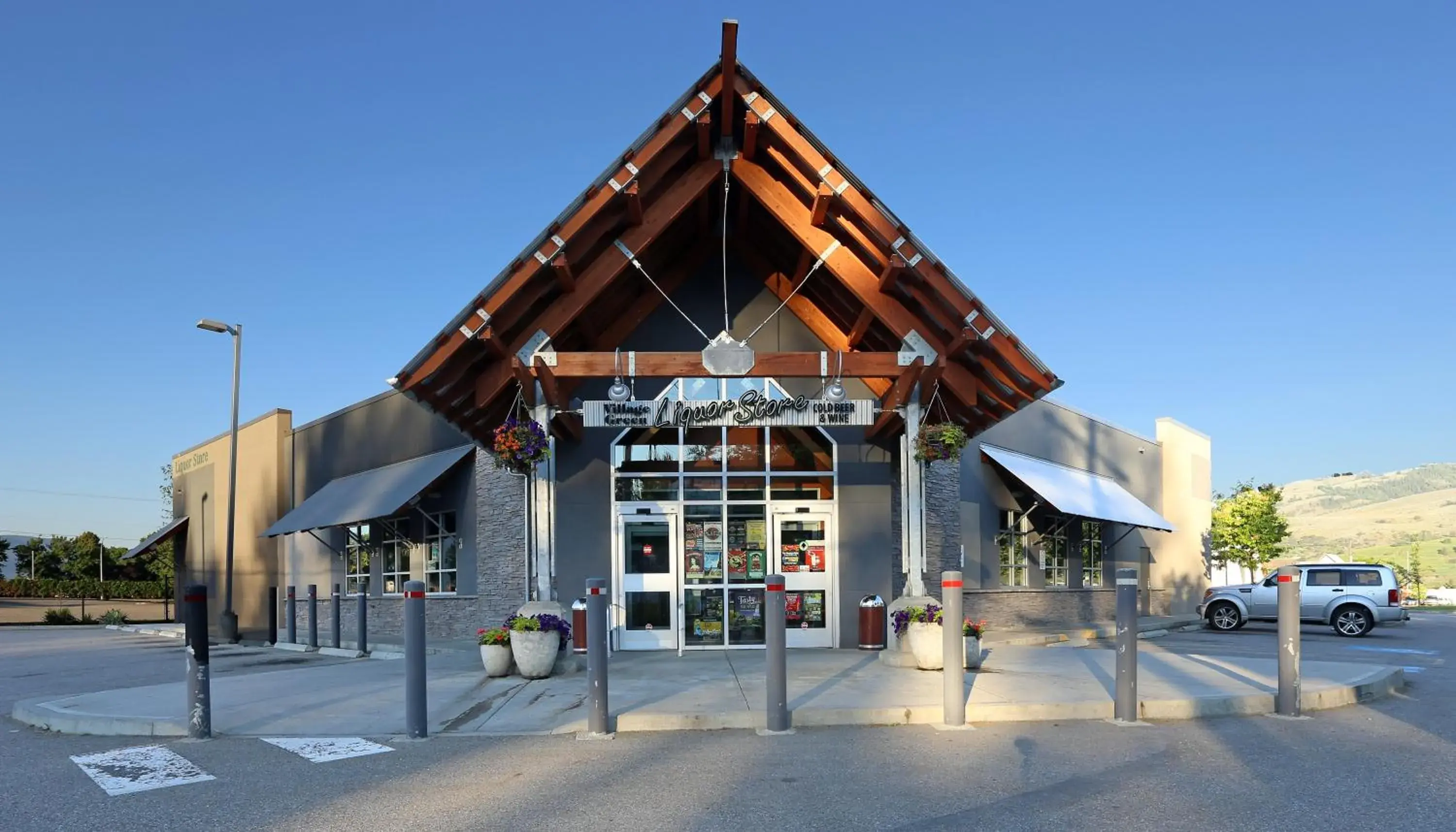 Facade/entrance, Property Building in DIVYA SUTRA Riviera Plaza and Conference Centre, Vernon, BC