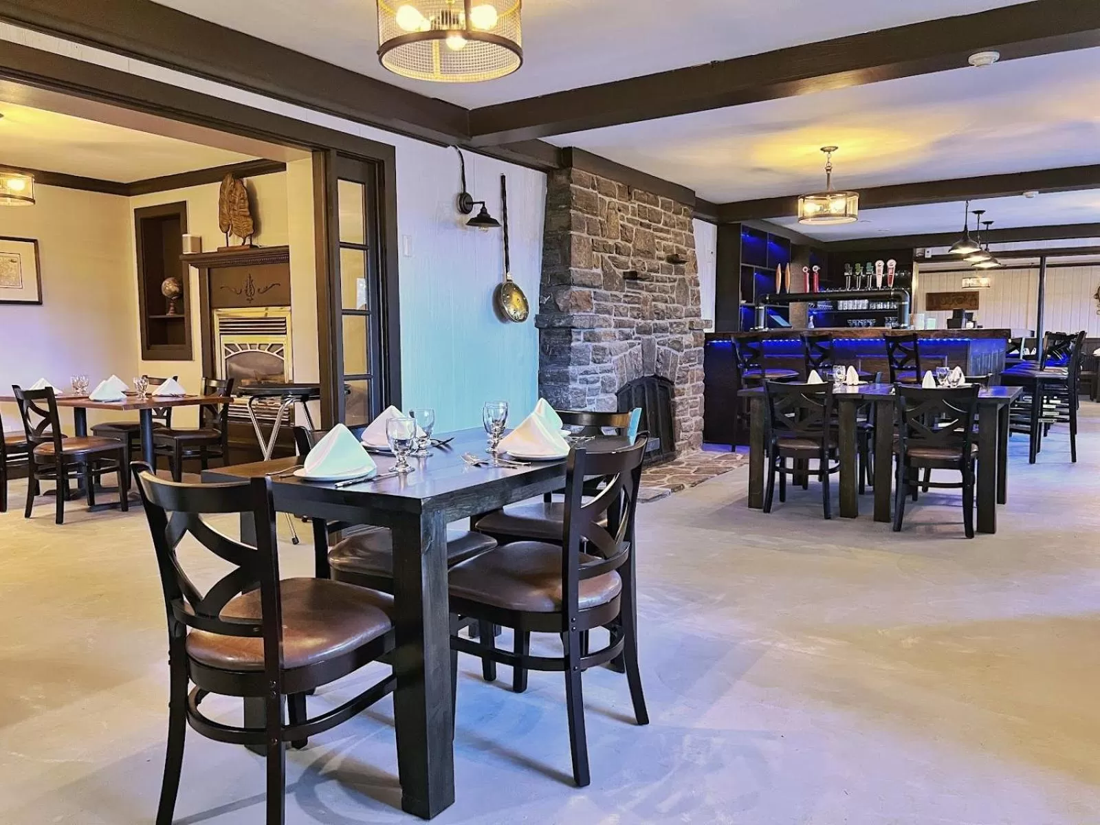 Restaurant/places to eat in Inn at the Falls