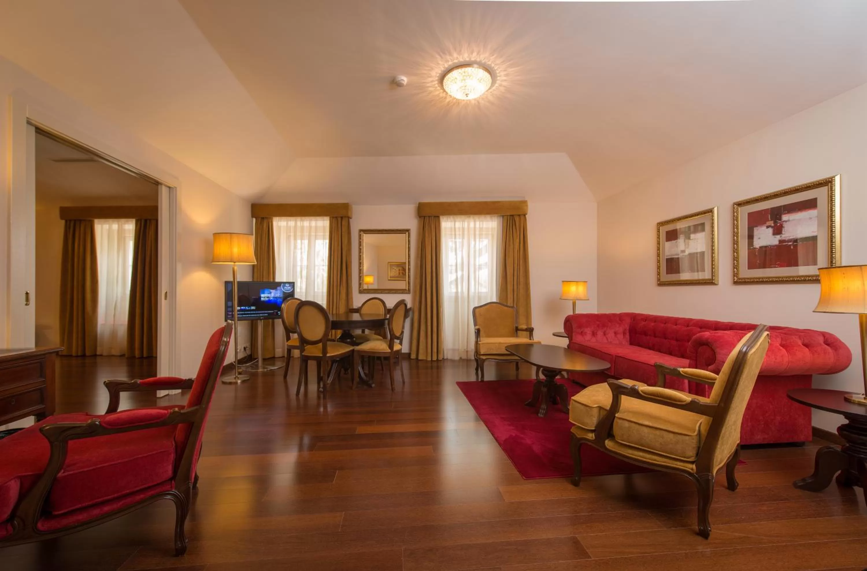 Living room in Vila Gale Collection Palácio dos Arcos