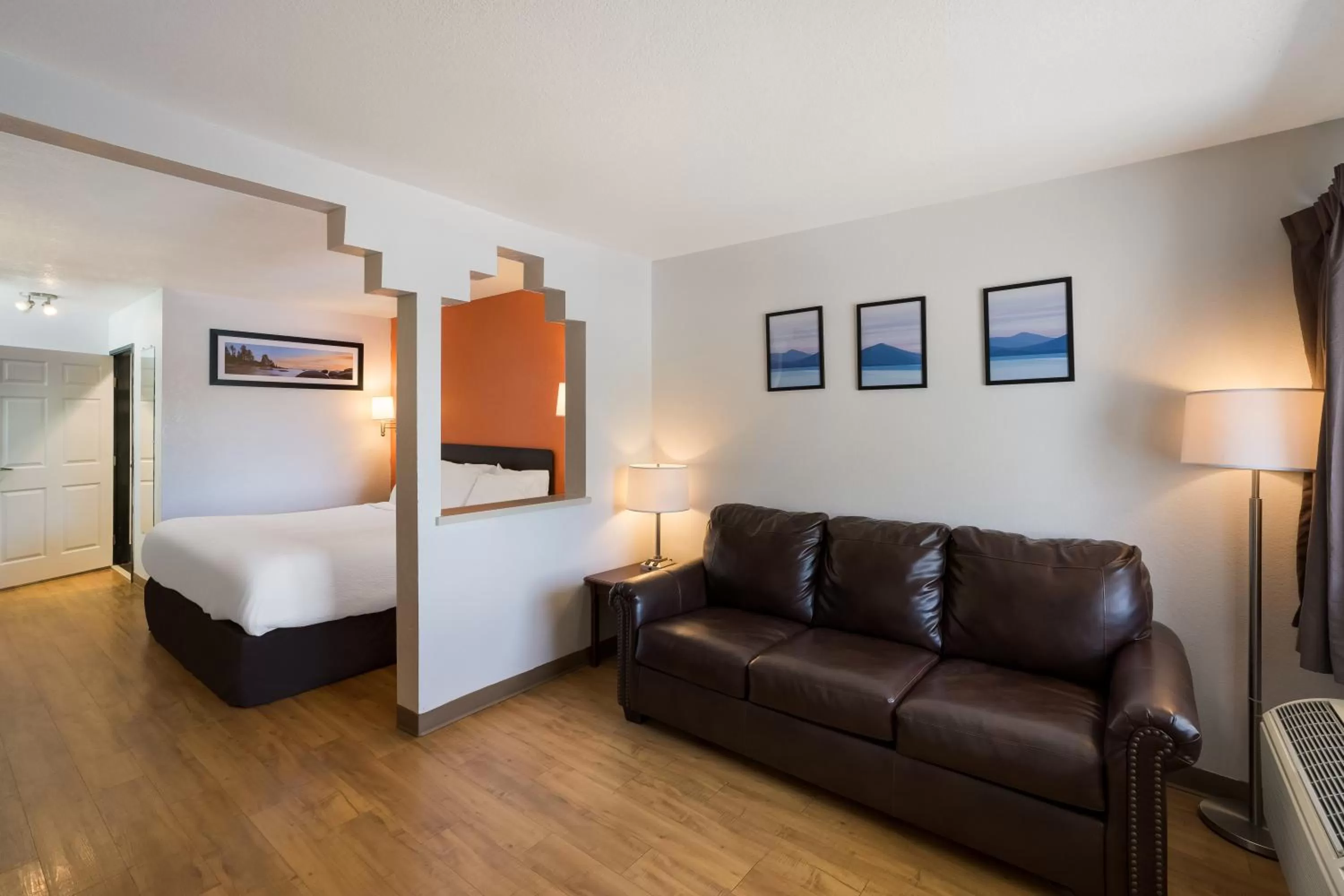 Bed in Quality Inn & Suites Junction