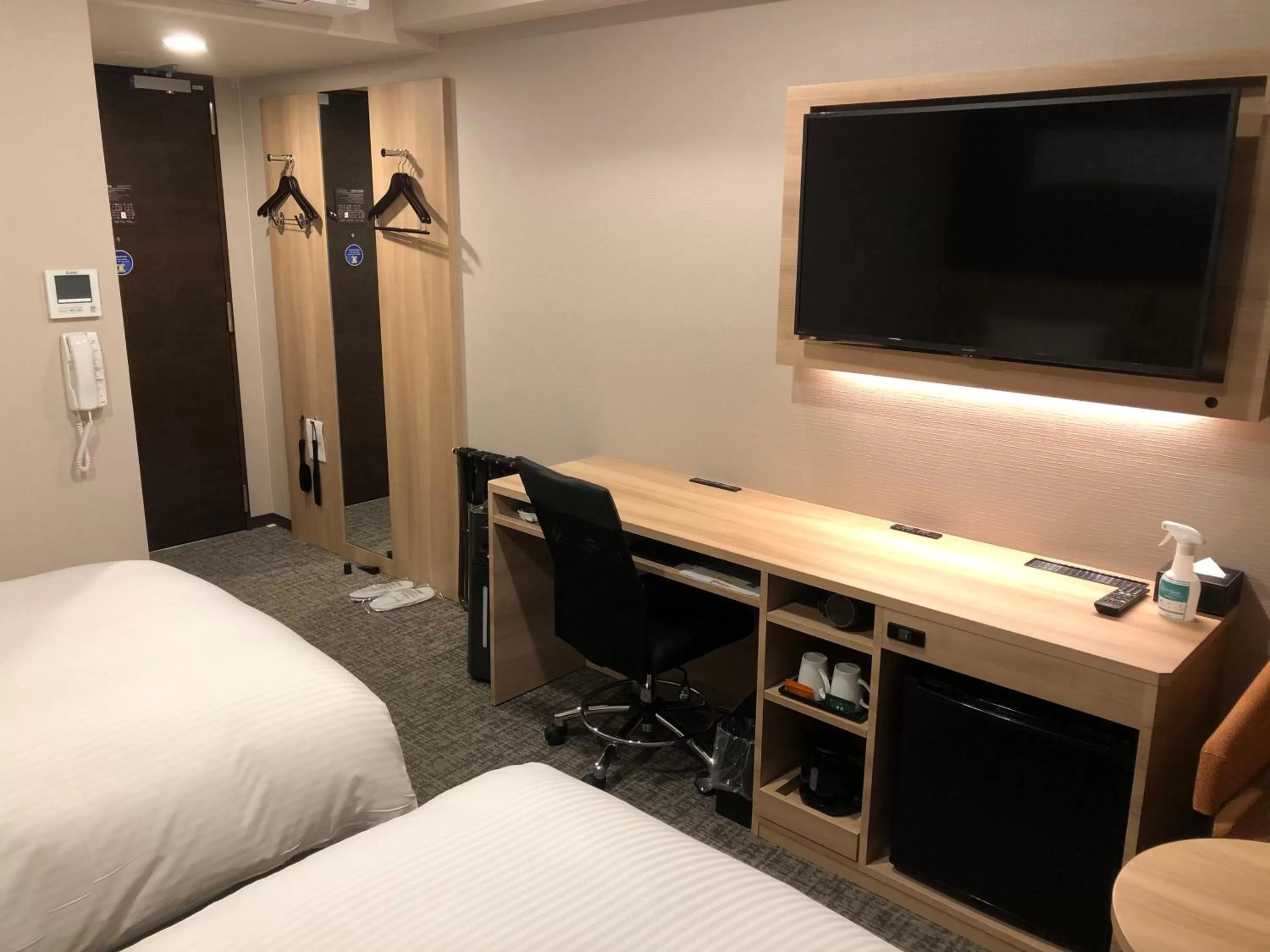 Photo of the whole room, Bed in Smile Hotel Osaka Nakanoshima