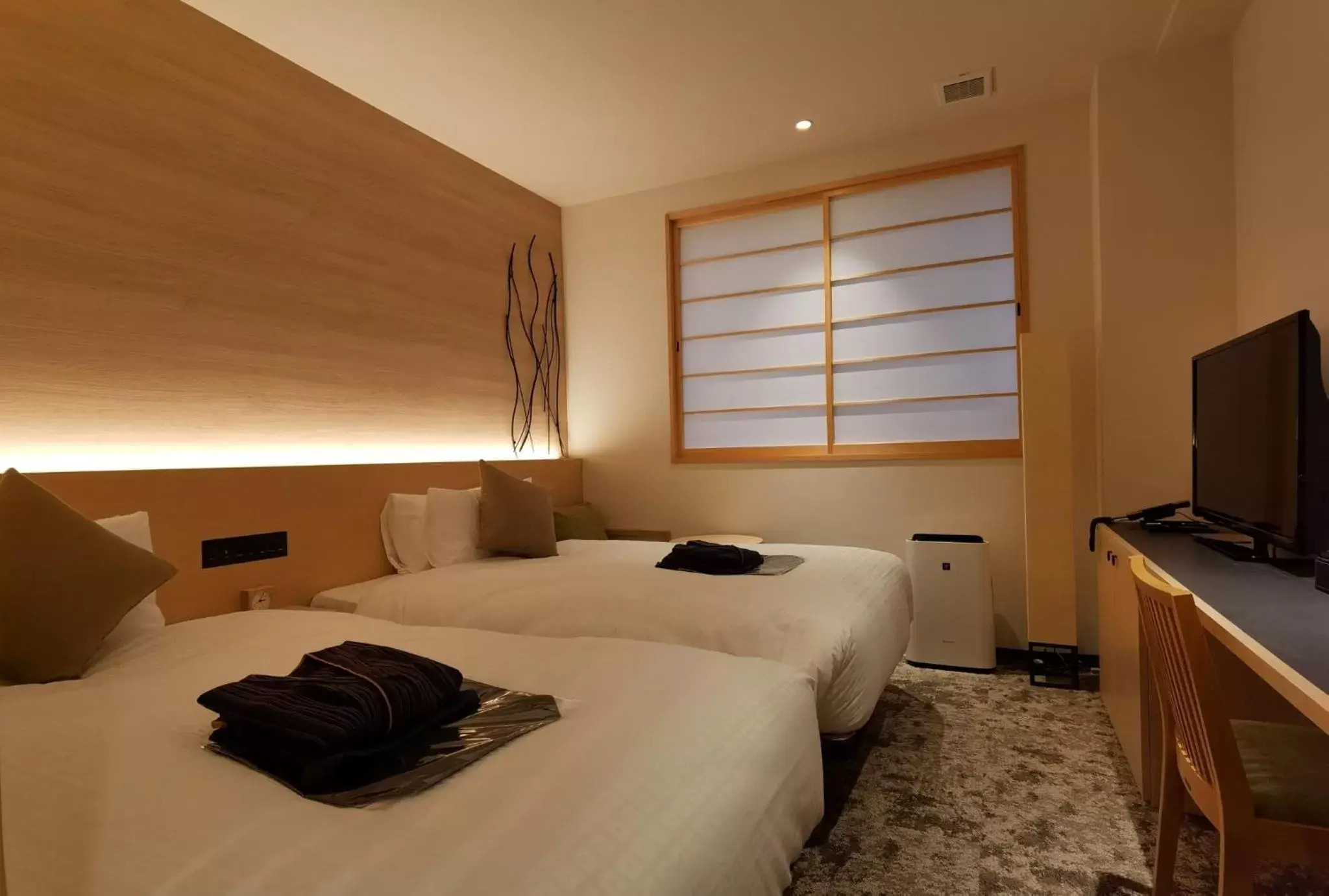 Photo of the whole room, Bed in Royal Twin Hotel Kyoto Hachijoguchi