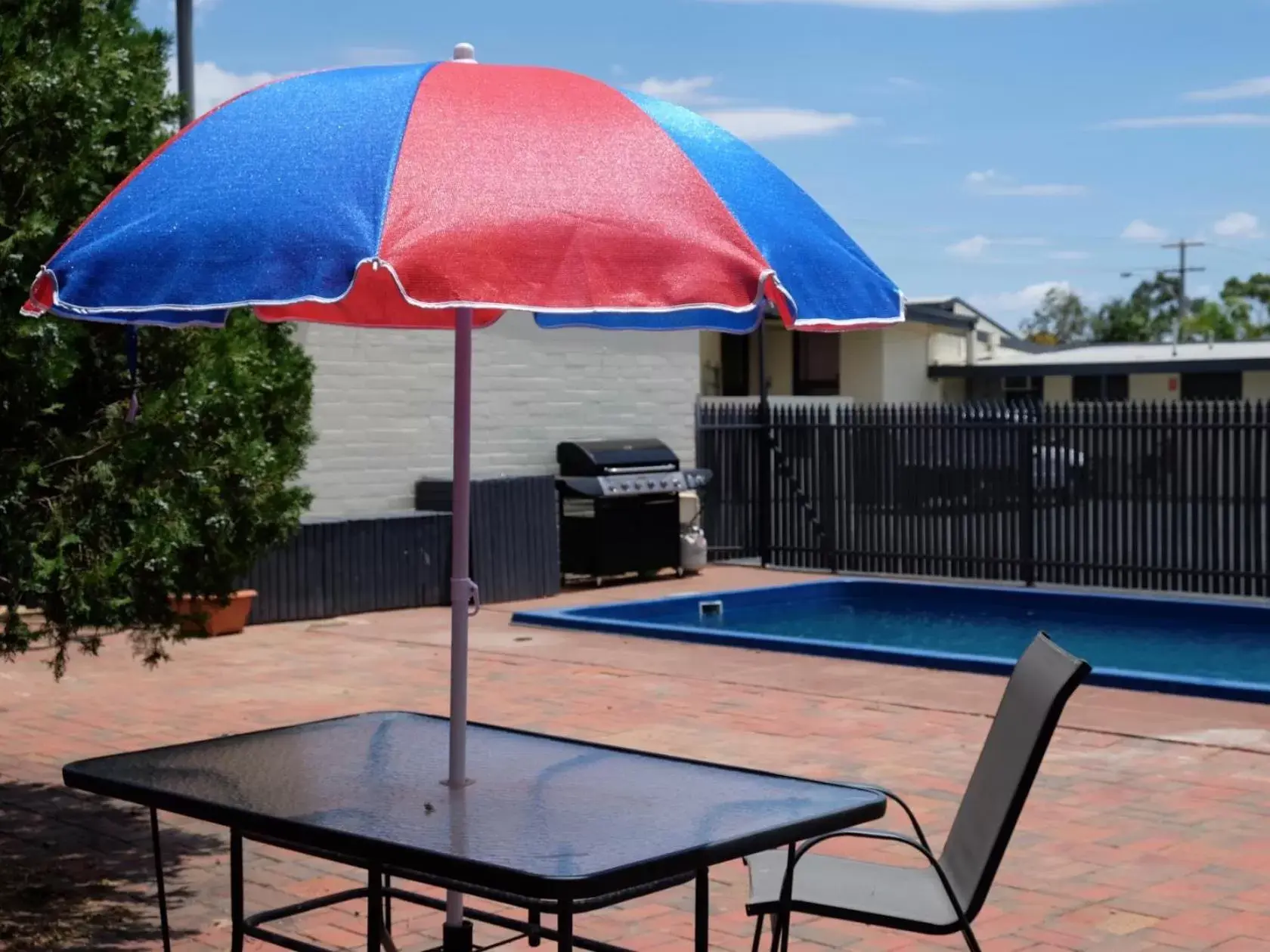 Swimming Pool in Pioneer Station Motor Inn