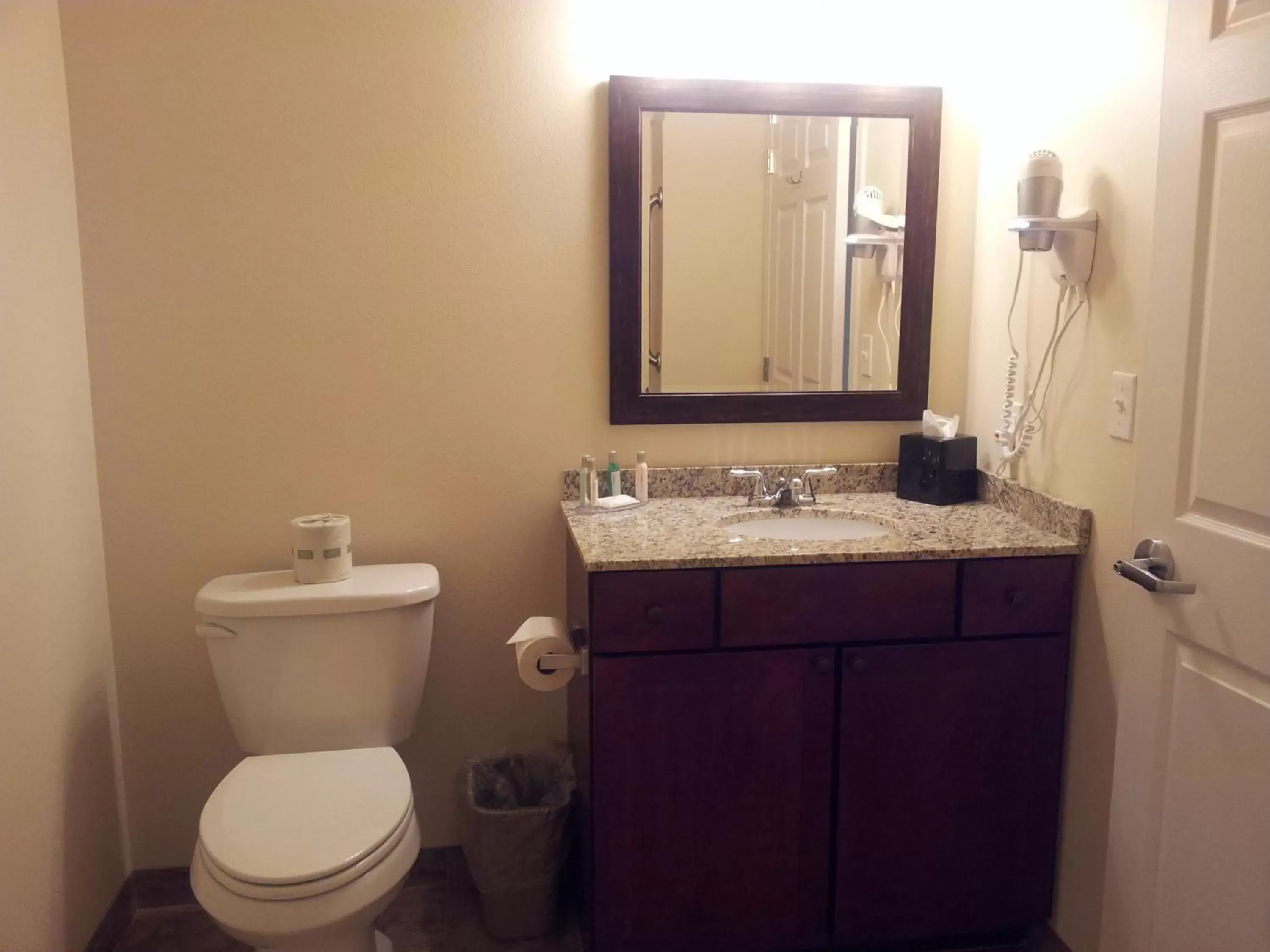 Bathroom in Extended Stay Americas Suites - Minot