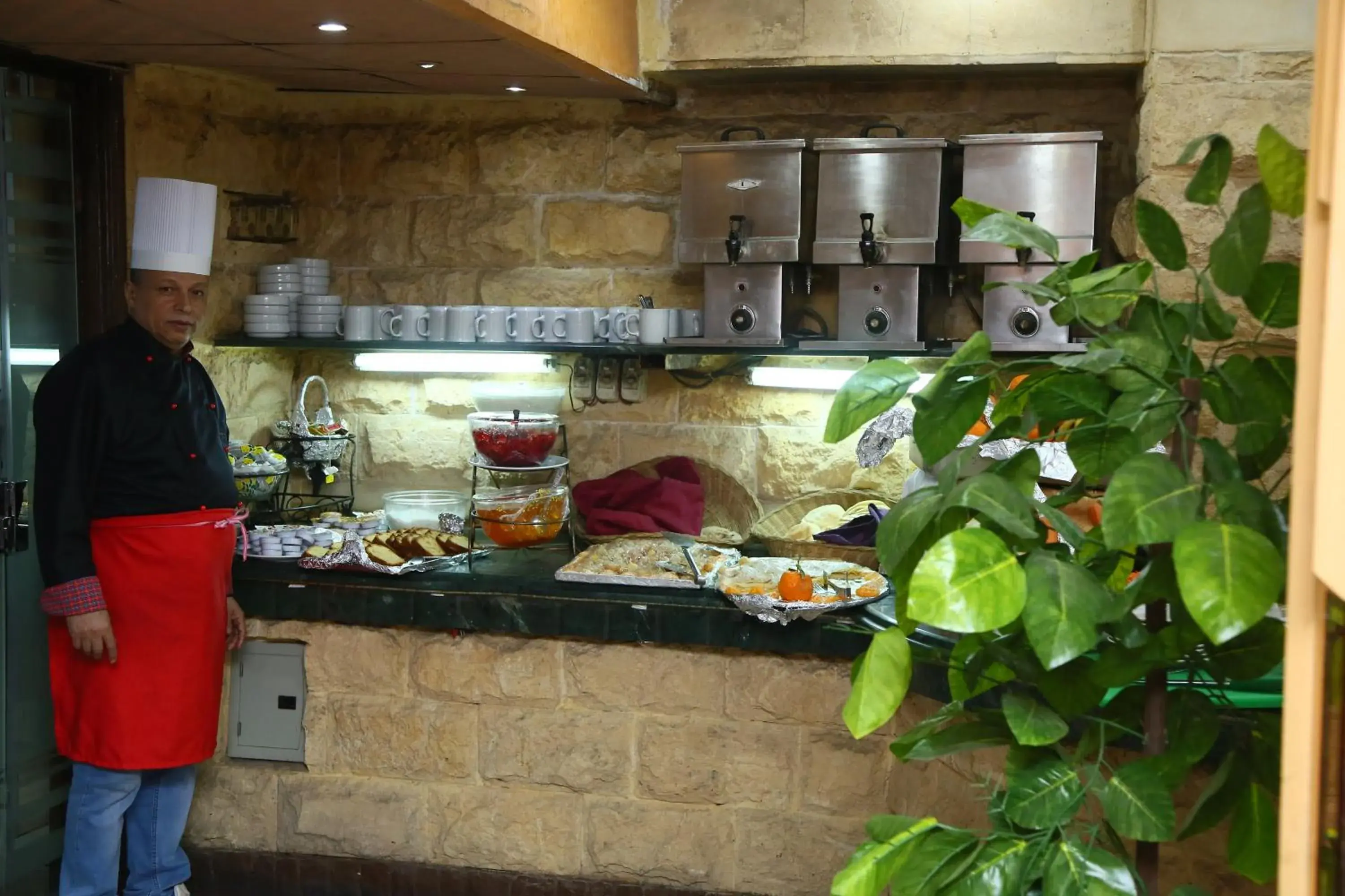 Coffee/tea facilities in Happy City Hotel