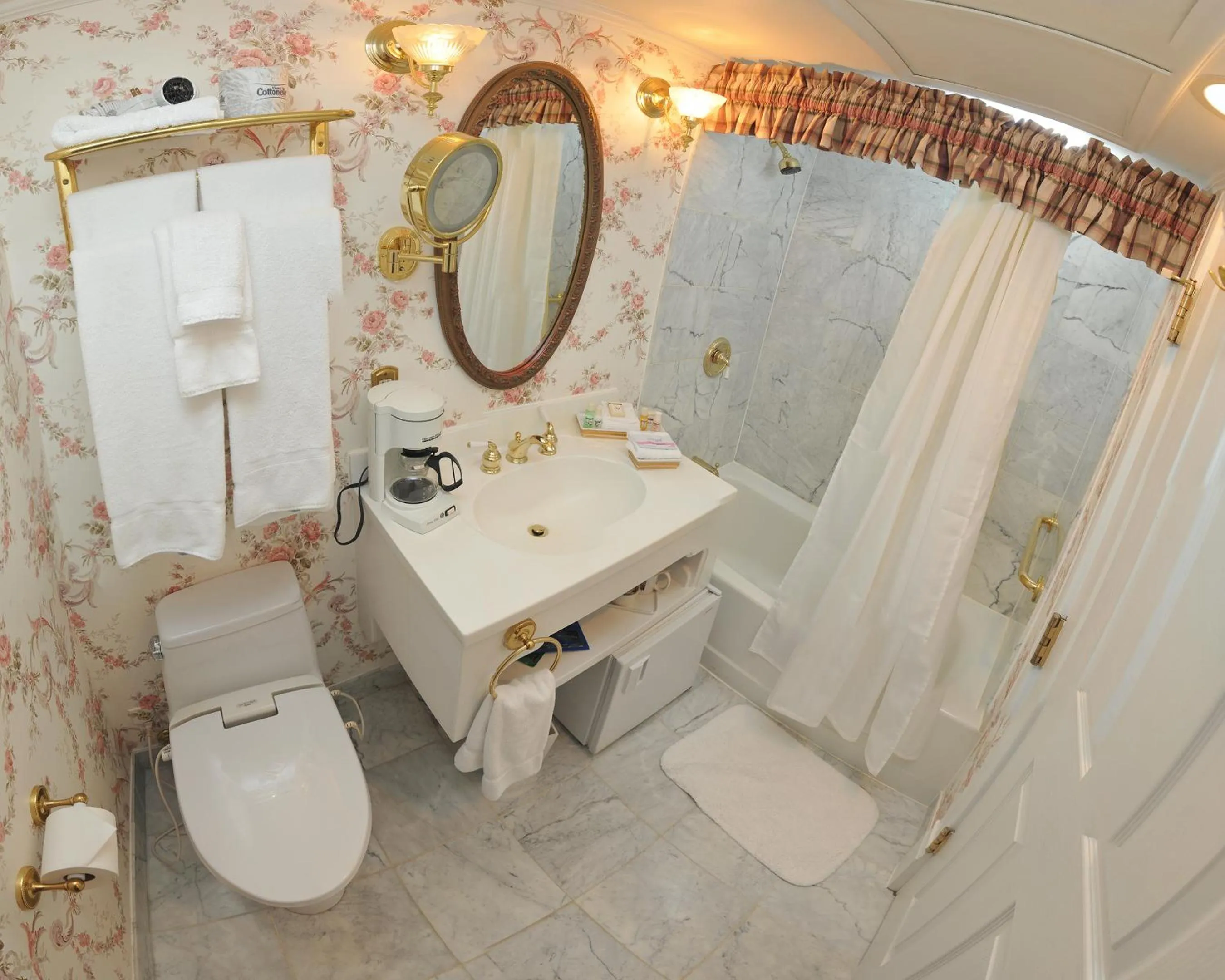 Bathroom in Cliff House at Pikes Peak