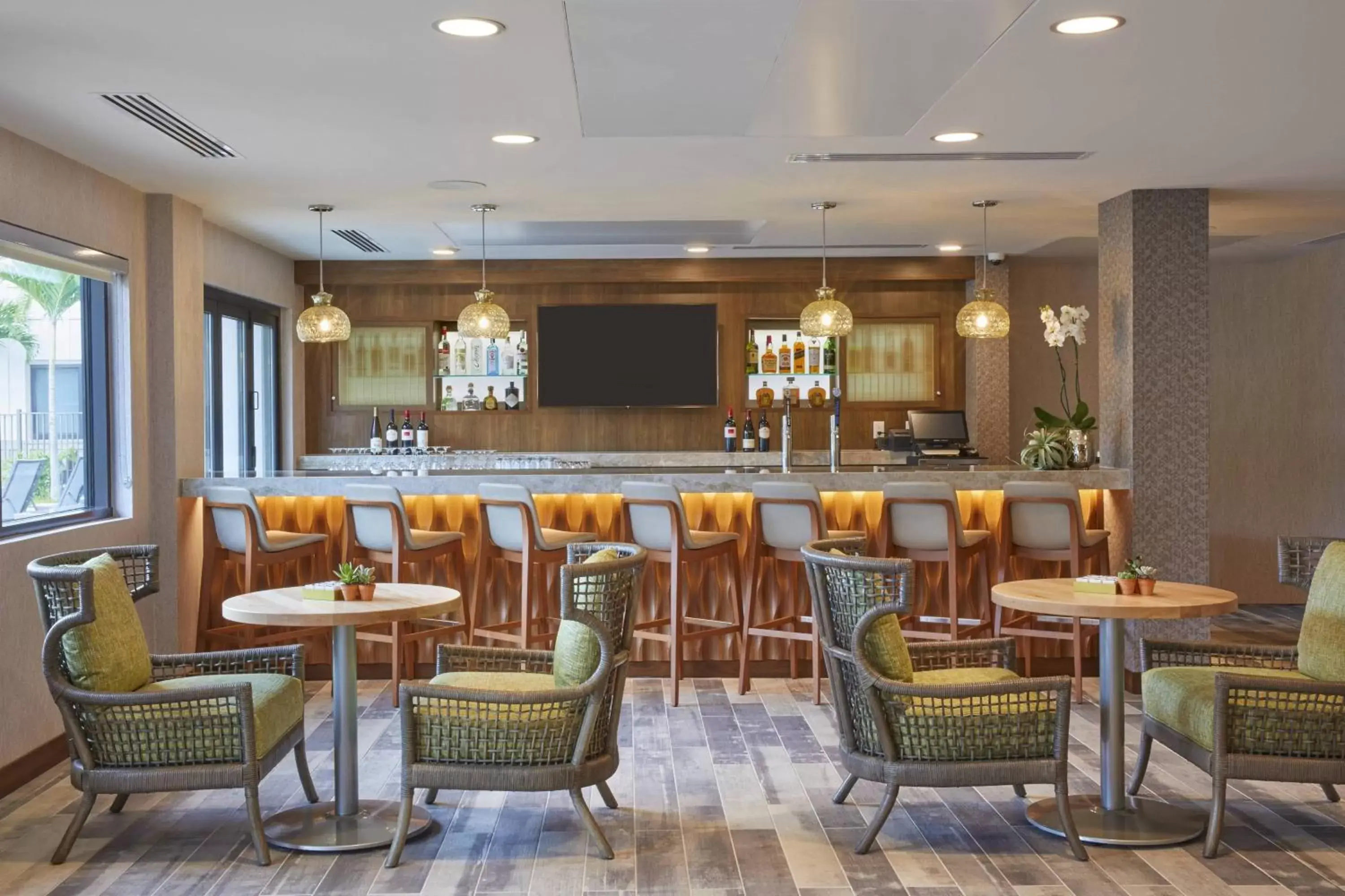 Lobby or reception, Lounge/Bar in Residence Inn by Marriott Oahu Kapolei