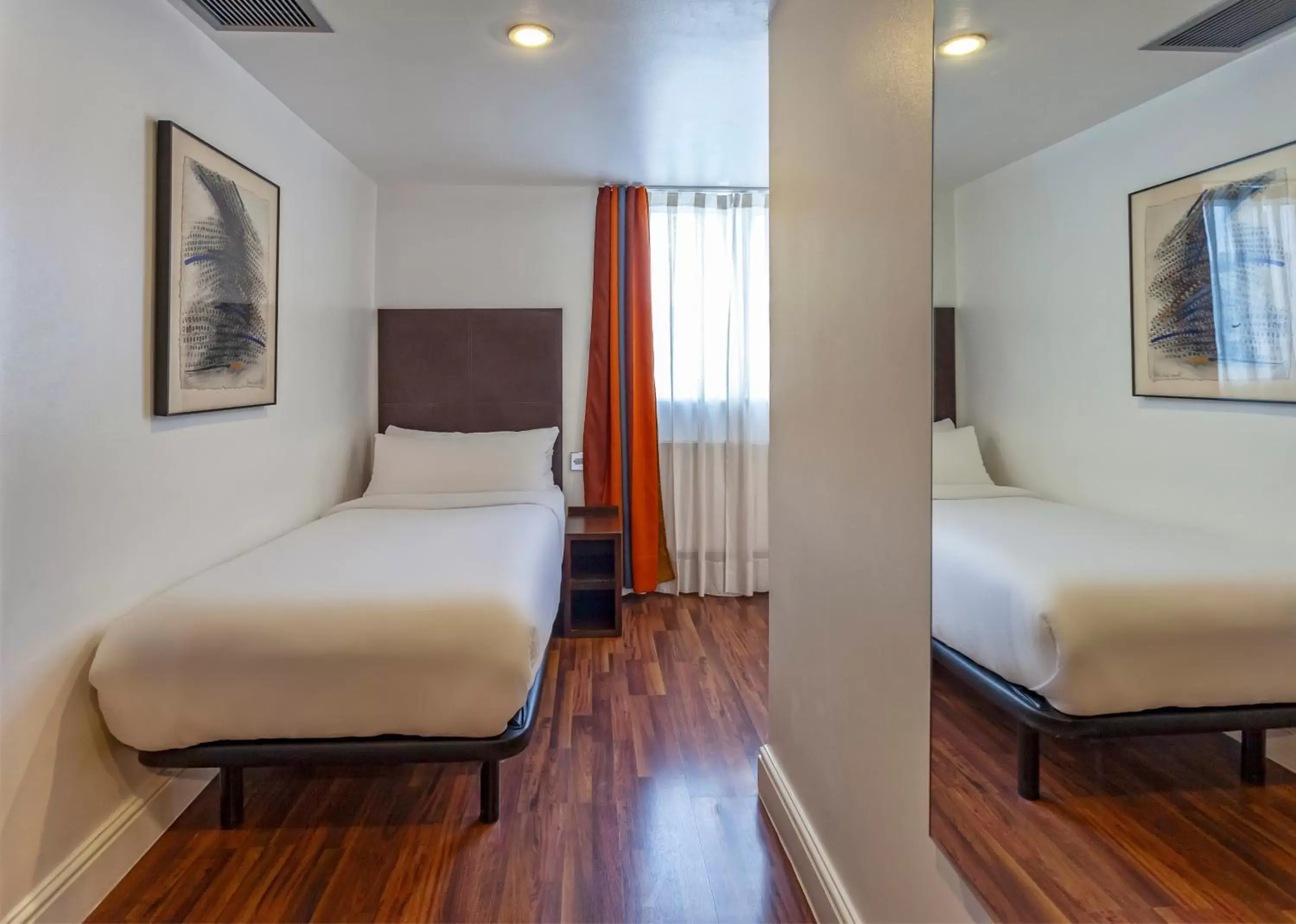 Bedroom, Bed in Caesar Hotel