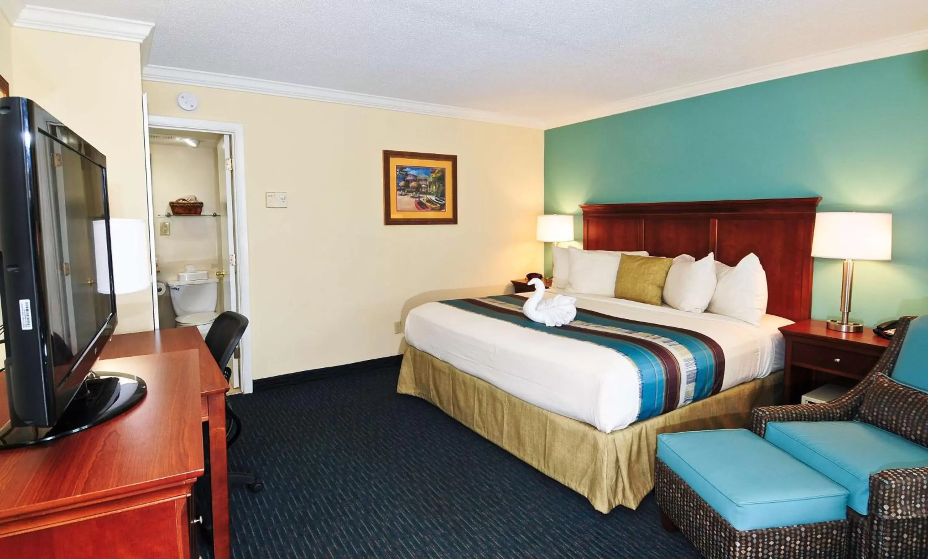 Photo of the whole room, Bed in The Sandbar Hotel, Trademark Collection by Wyndham