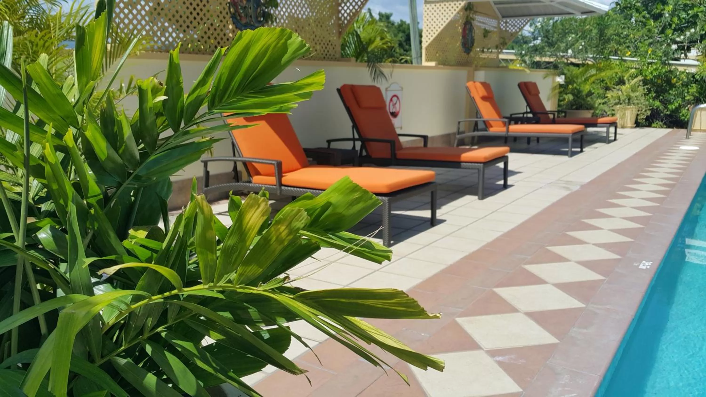 Restaurant/places to eat in Blue Horizons Garden Resort