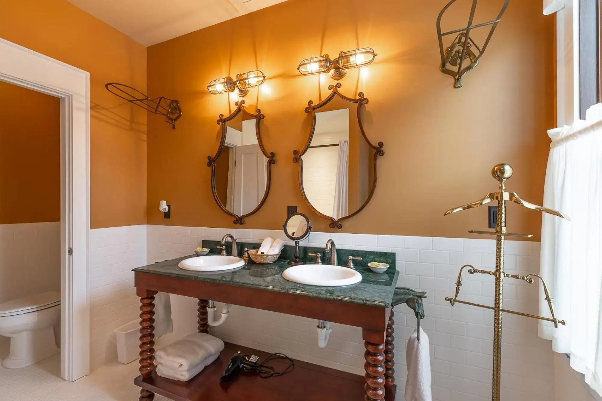 Bathroom in Steele Mansion Inn & Gathering Hub