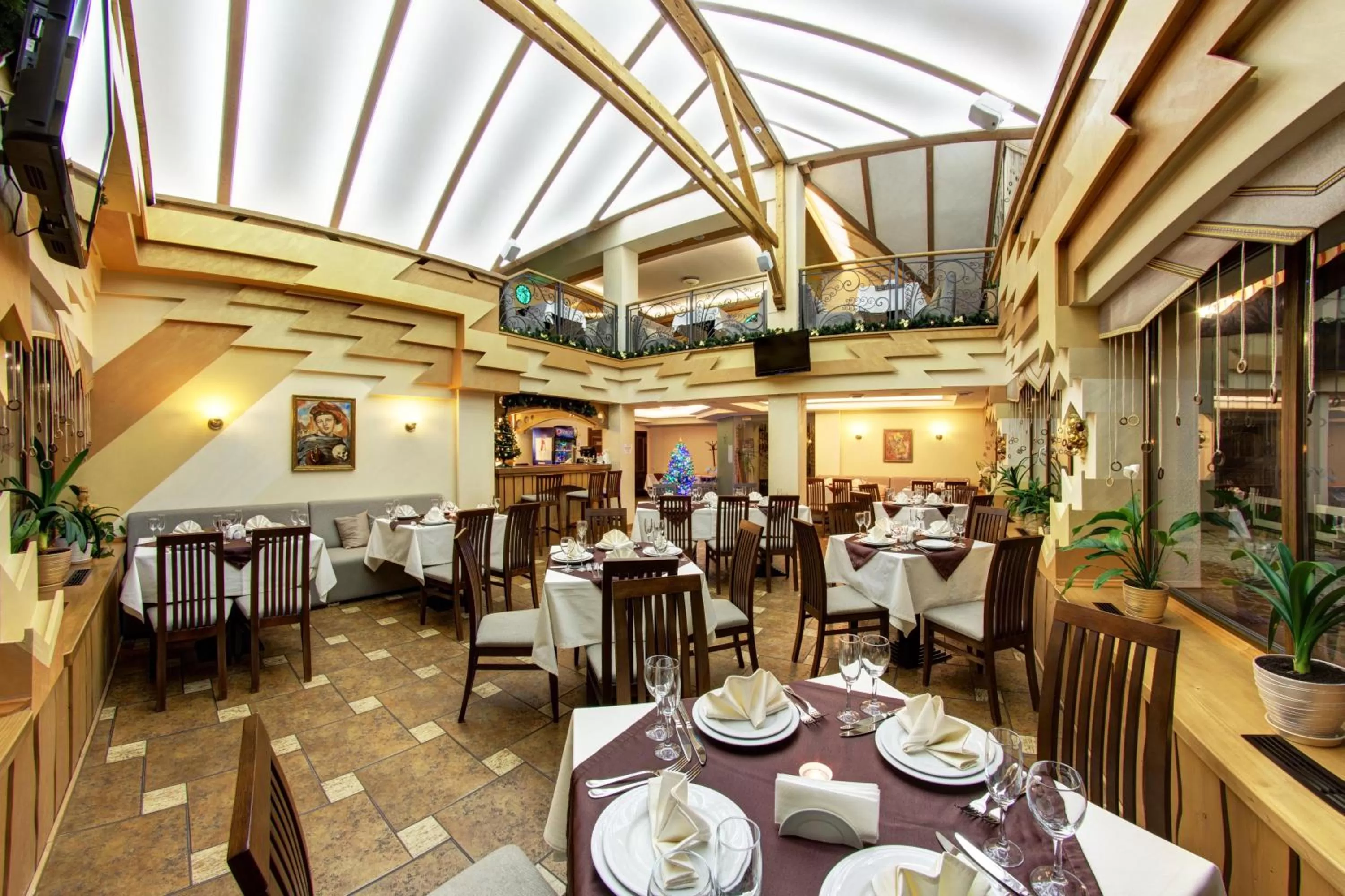 Restaurant/Places to Eat in Wellland Hotel