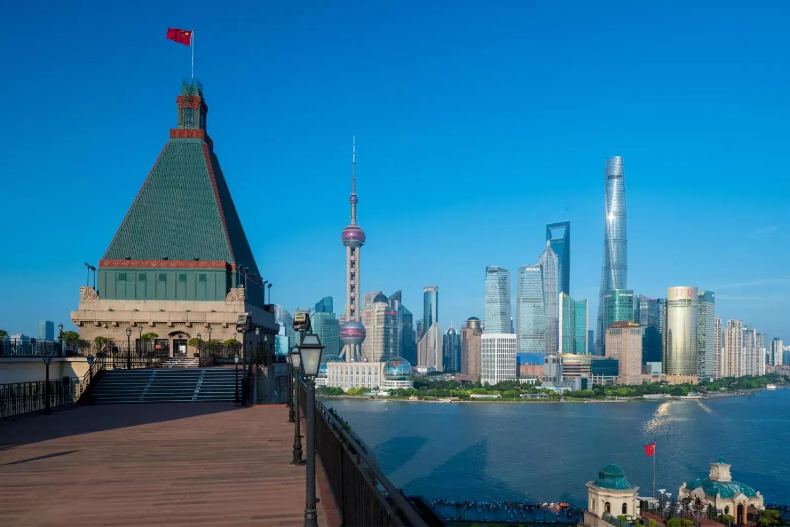 Day in Fairmont Peace Hotel On the Bund (Start your own story with the BUND)