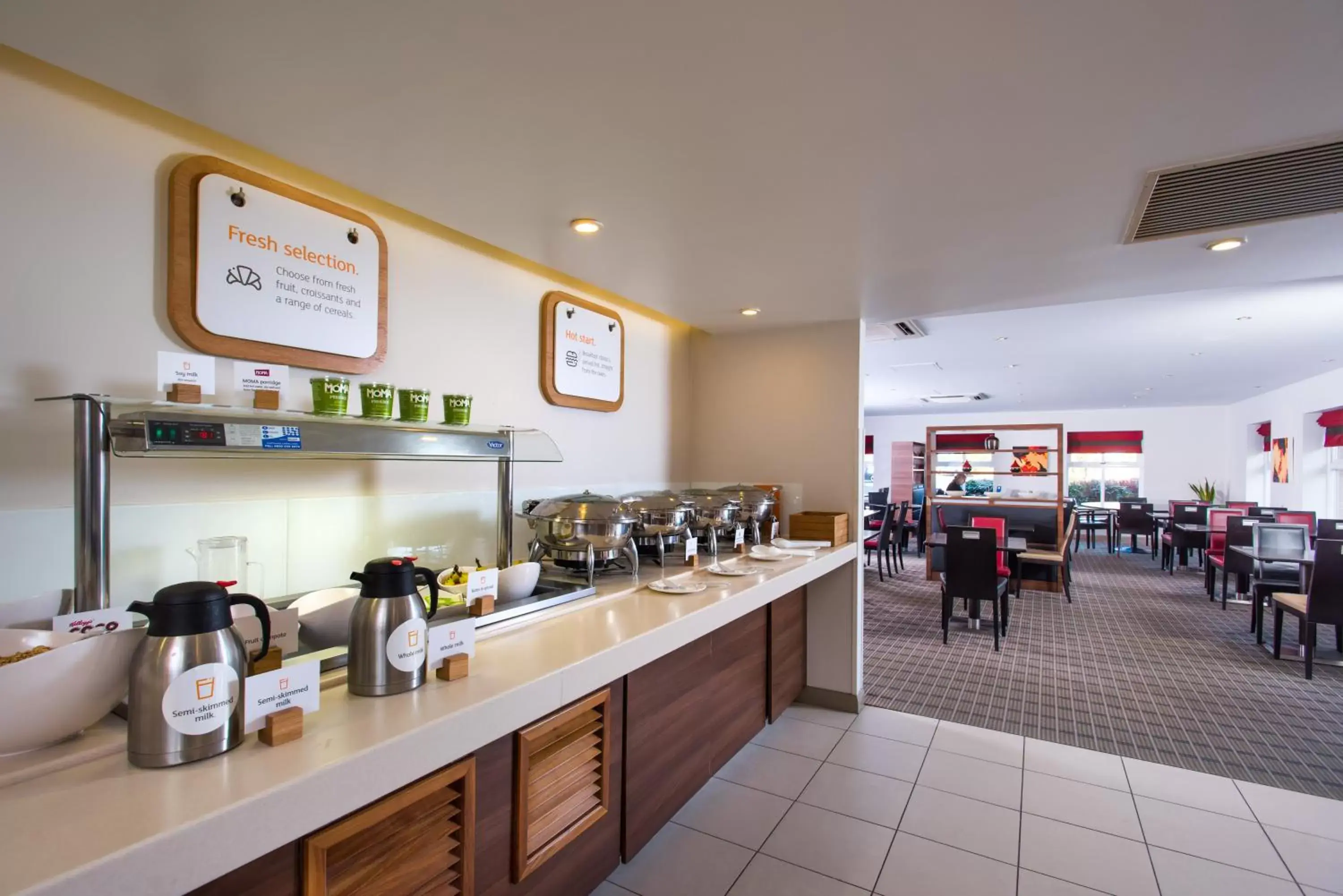 Buffet breakfast, Restaurant/Places to Eat in Holiday Inn Express Warwick - Stratford-upon-Avon, an IHG Hotel
