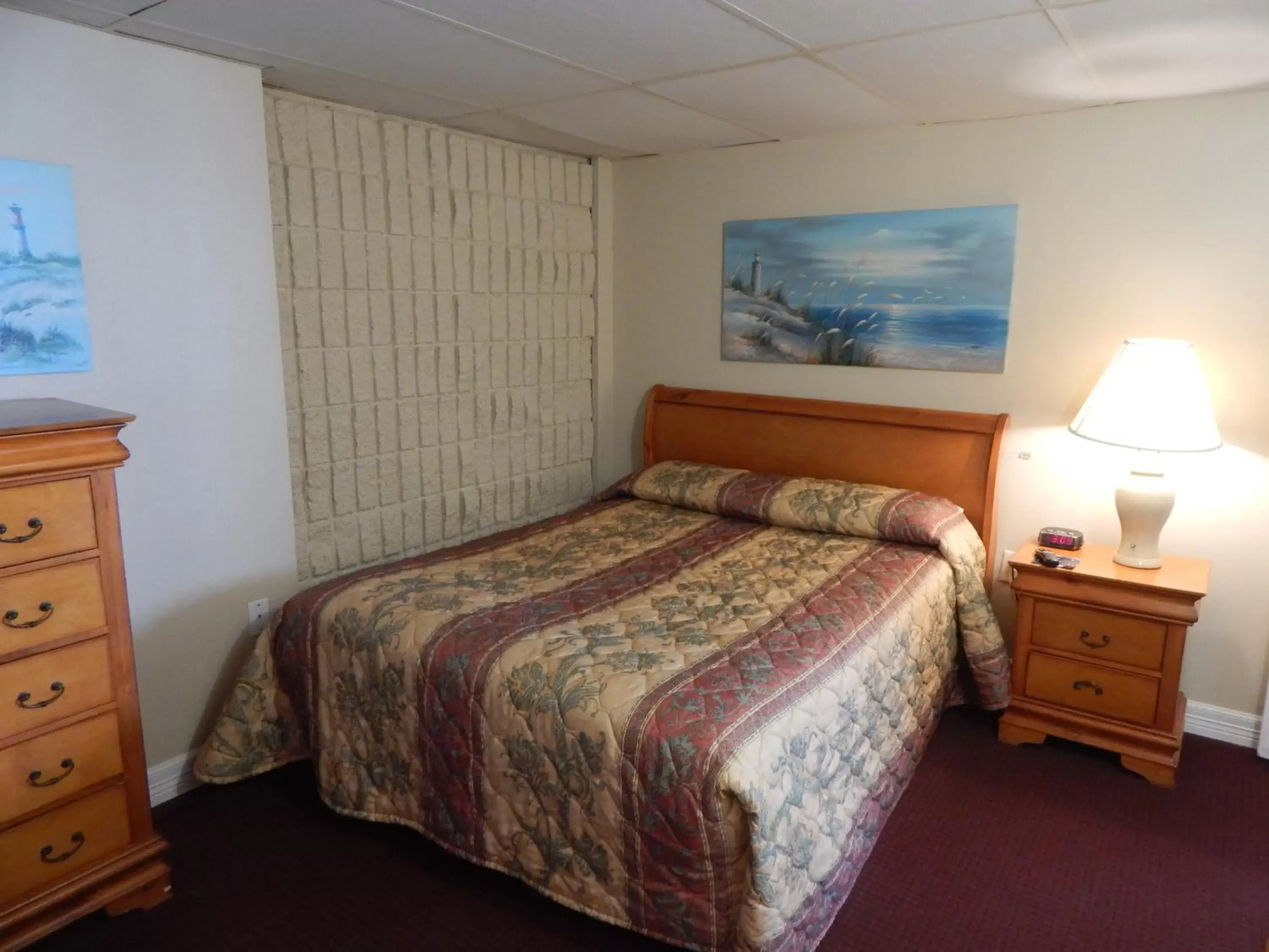 Photo of the whole room, Bed in Padre South Hotel On The Beach