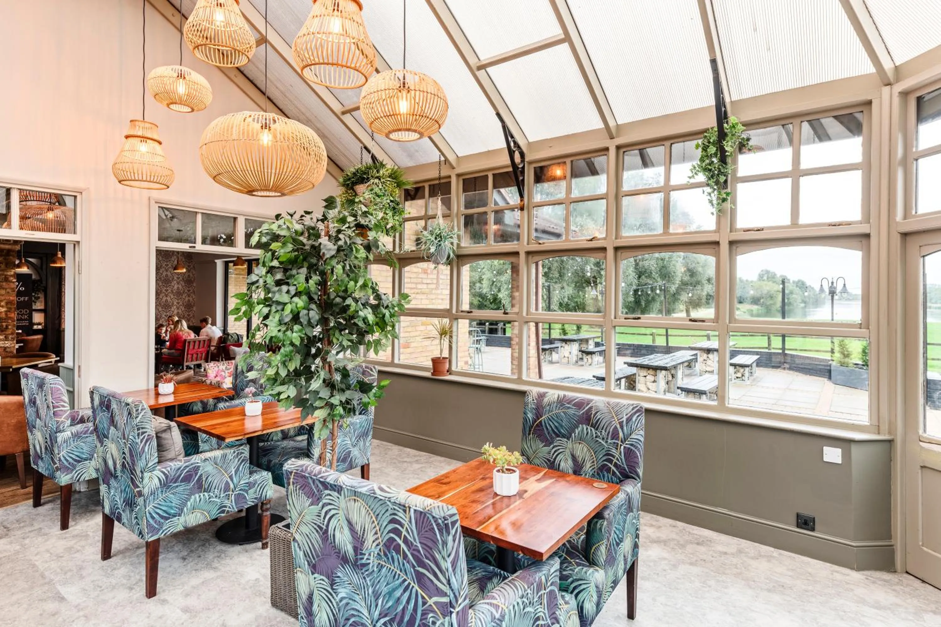 Lounge or bar in Dragonfly Hotel Peterborough