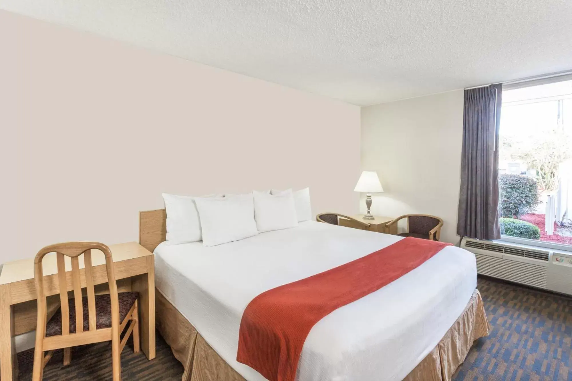 Photo of the whole room, Bed in Days Inn by Wyndham Adel