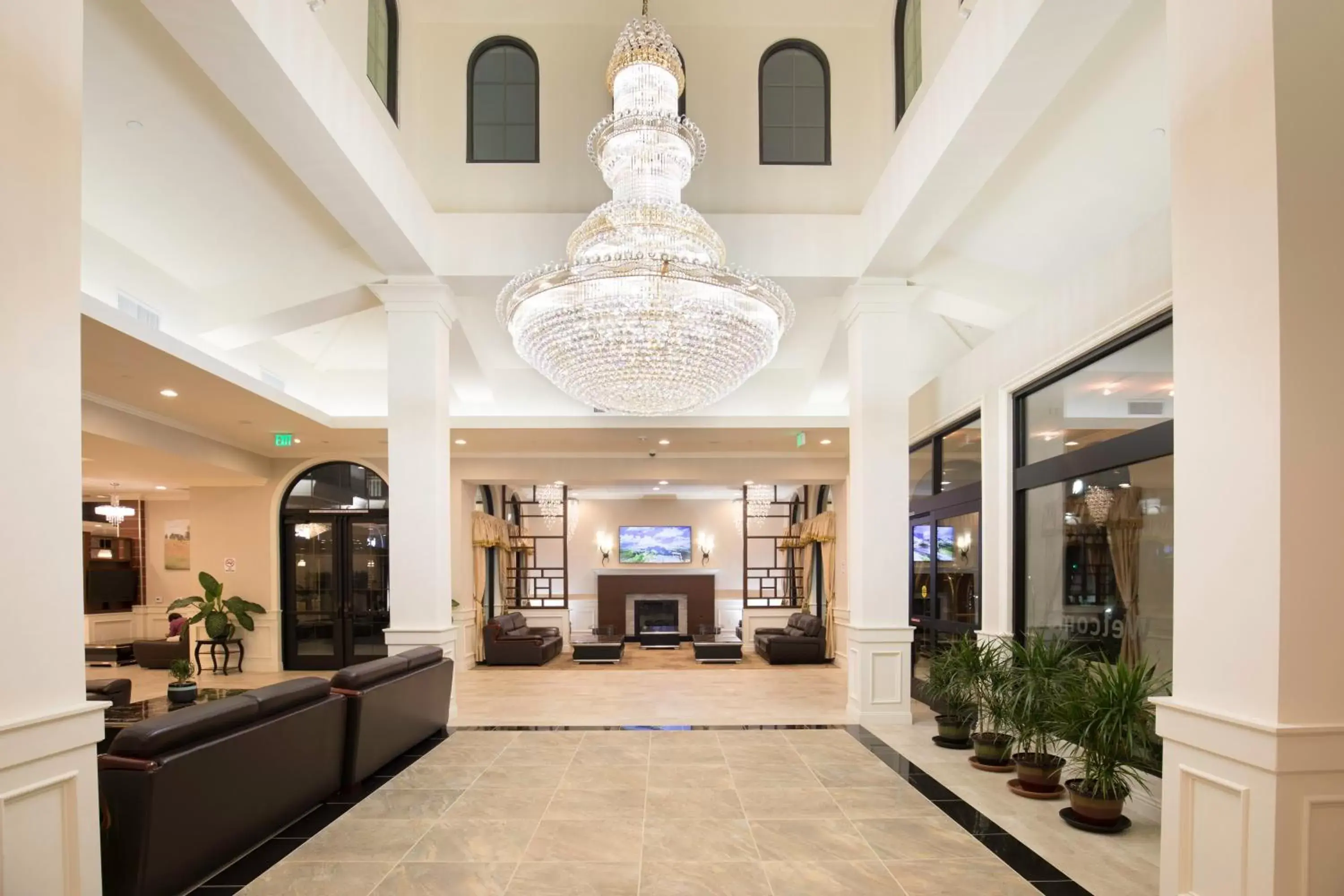 Property building, Lobby/Reception in Holiday Inn El Monte - Los Angeles, an IHG Hotel