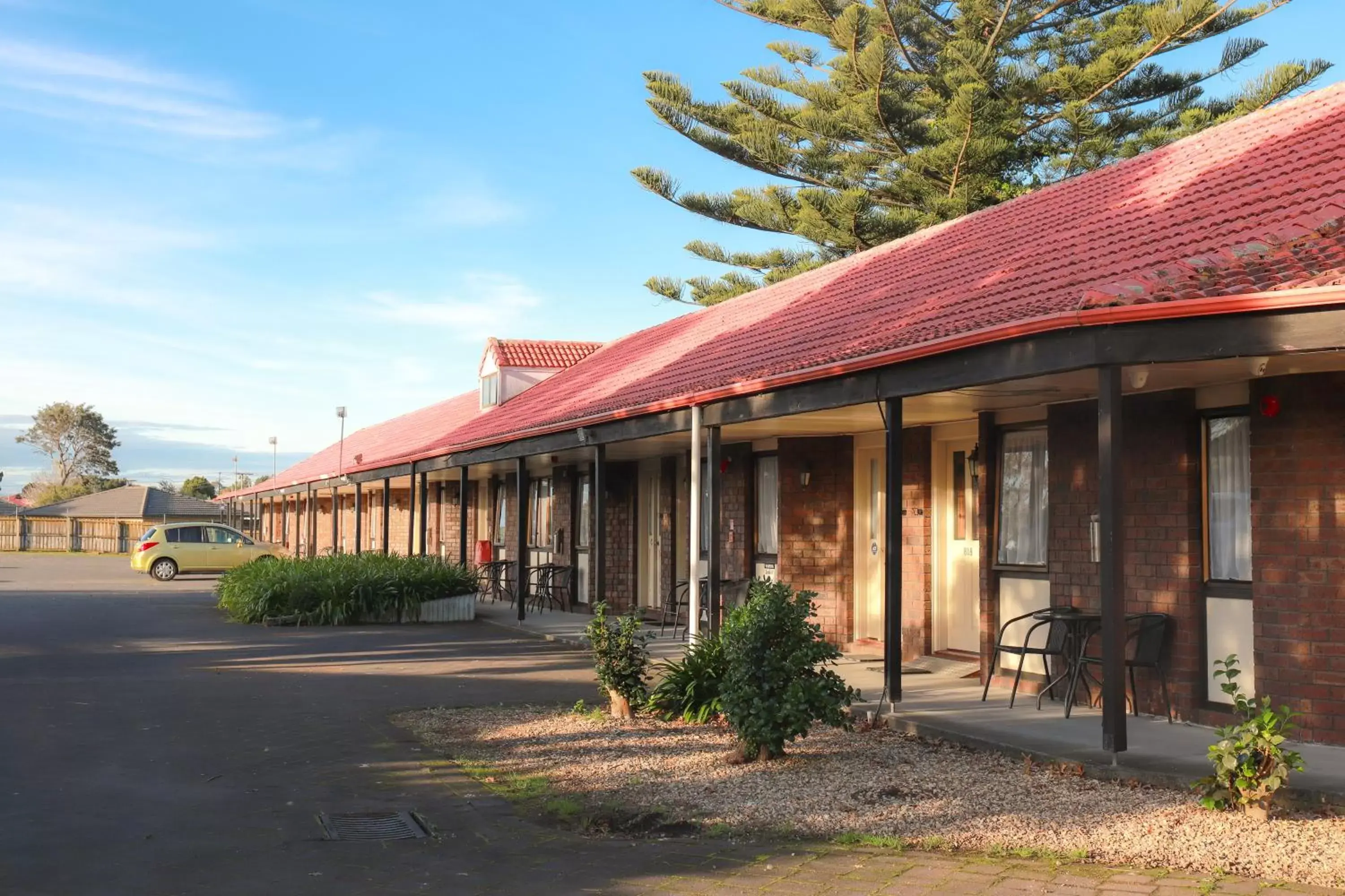 Property Building in Airport Manor Inn