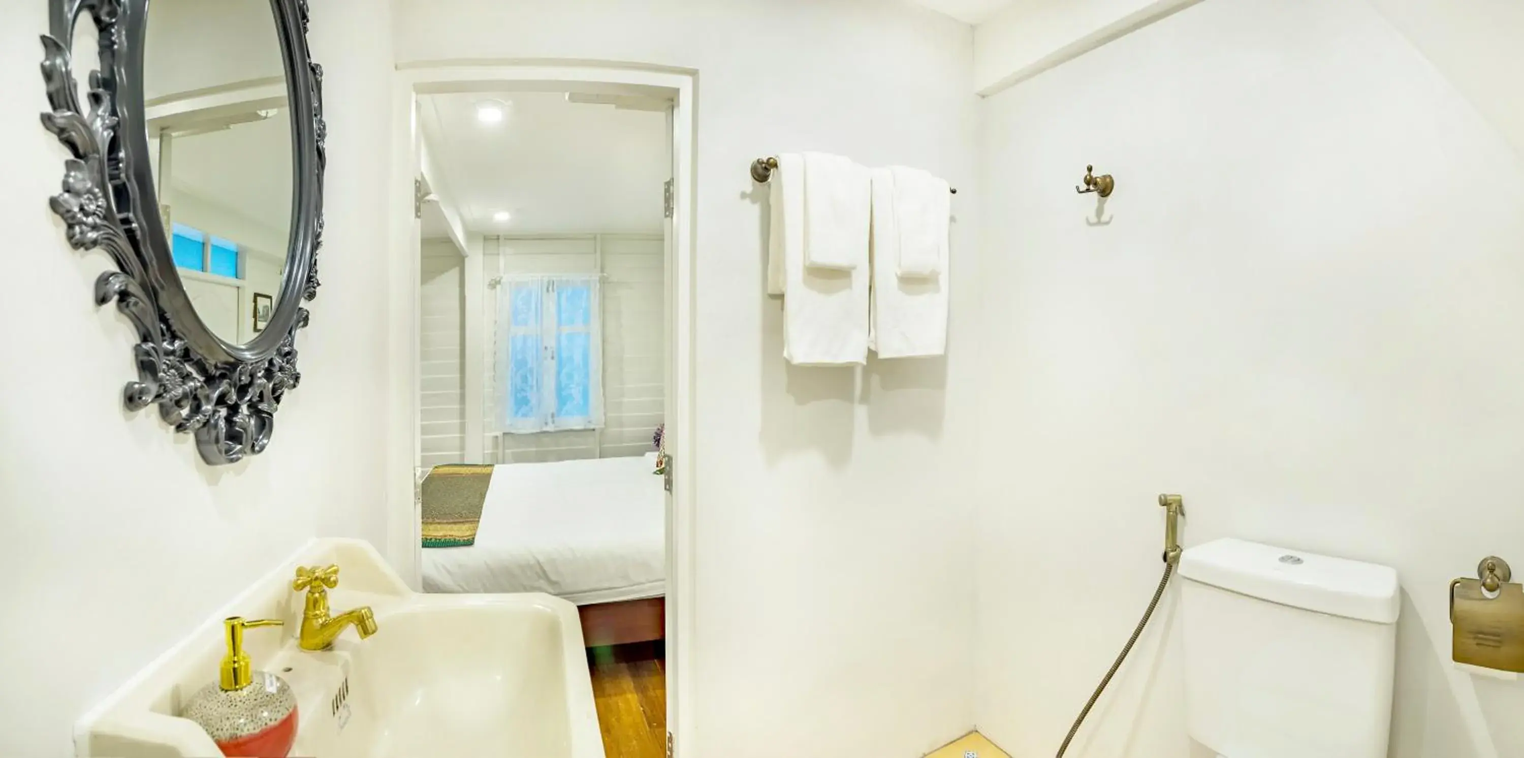 Photo of the whole room, Bathroom in Baan Kachitpan