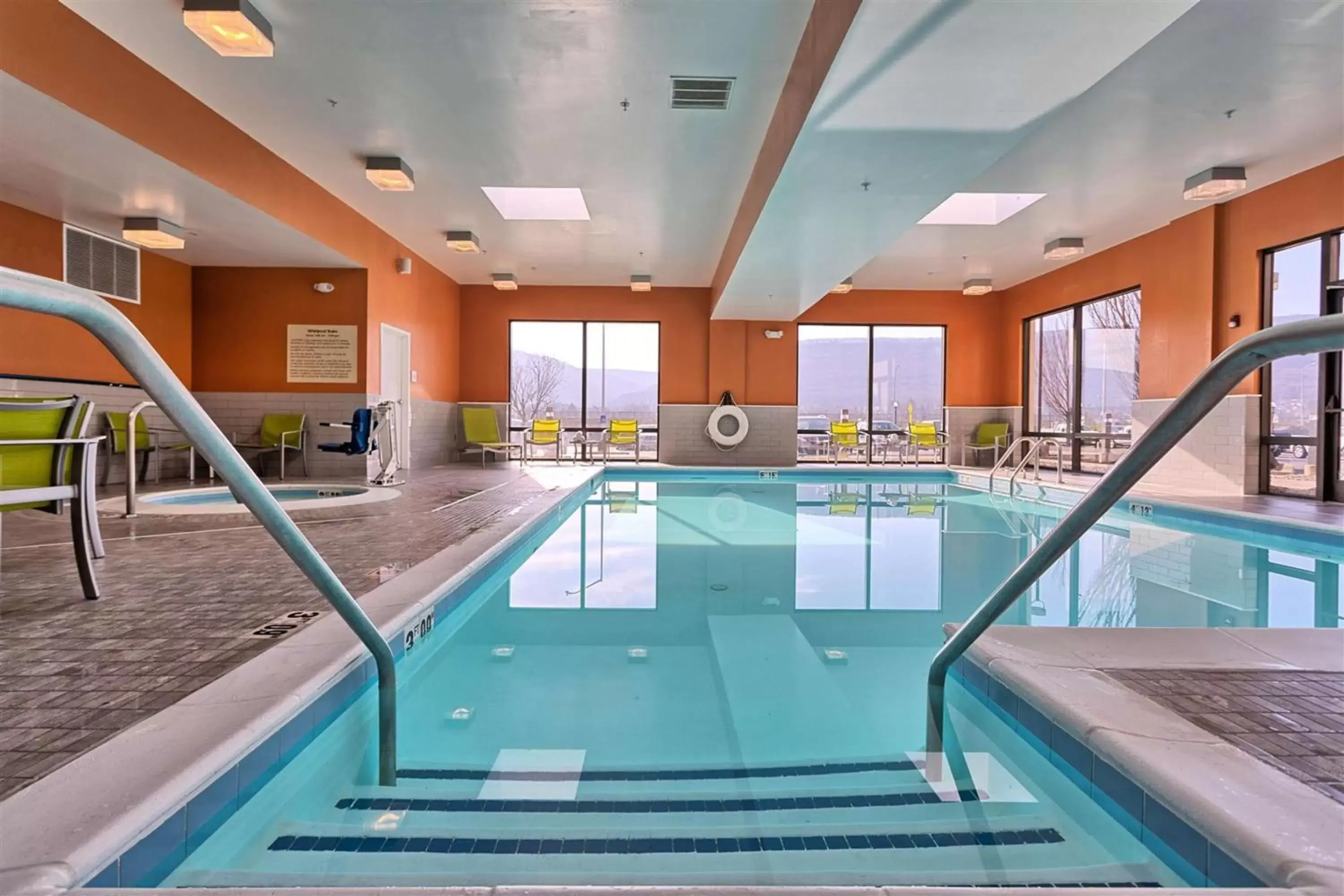 Pool view, Swimming Pool in Hampton Inn Williamsport