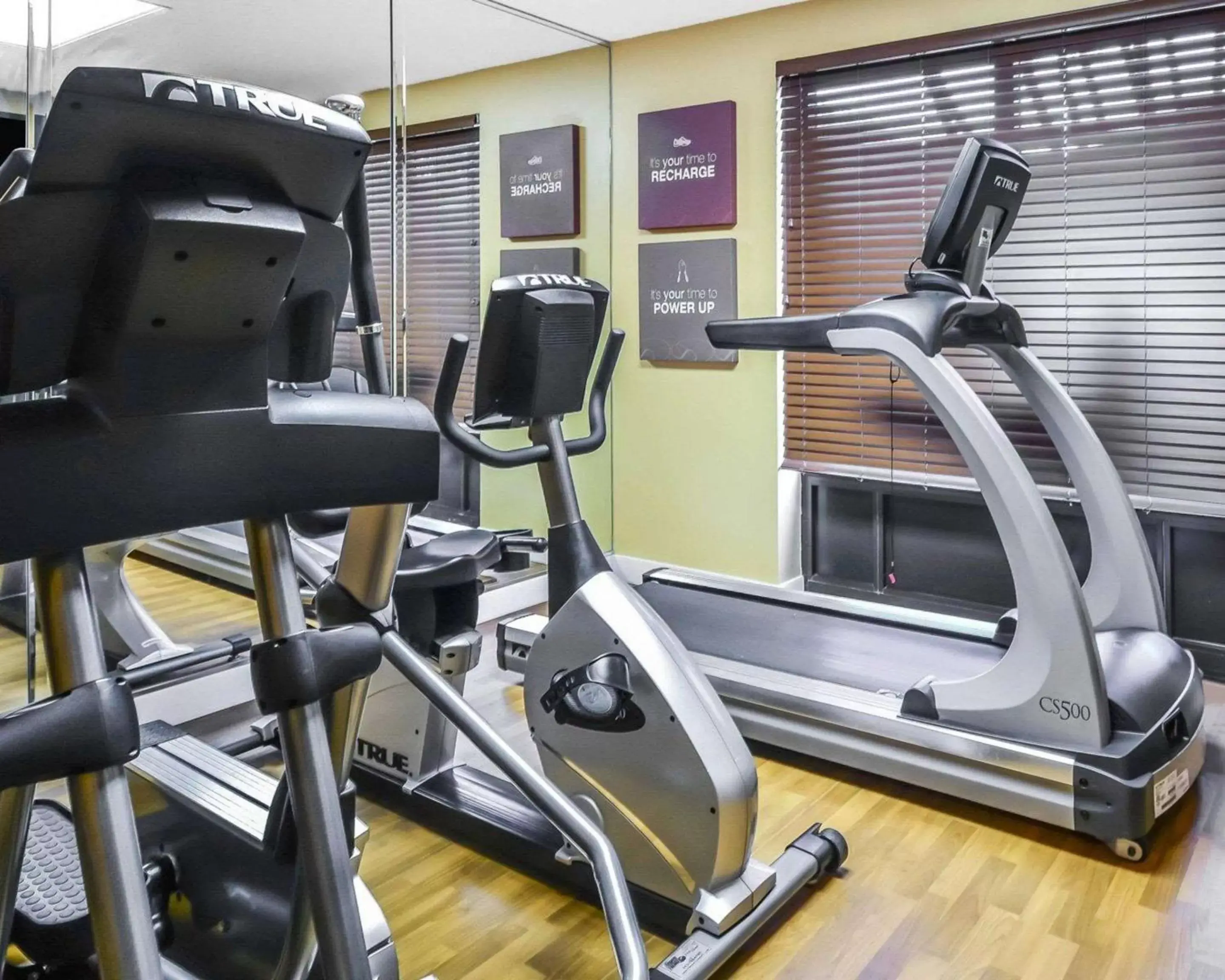 Fitness centre/facilities, Fitness Center/Facilities in Comfort Suites Tampa/Brandon