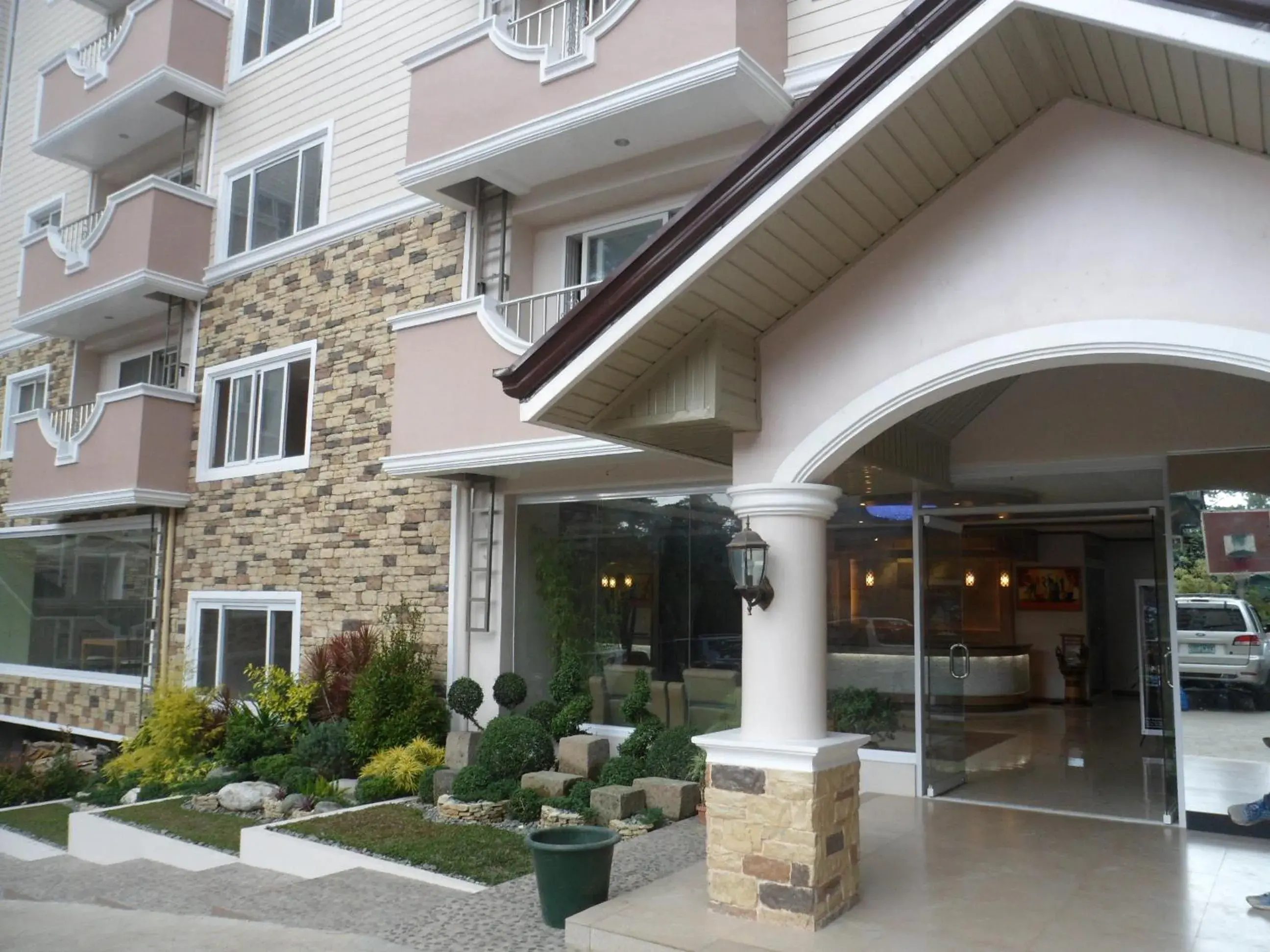 Facade/entrance in Prestige Vacation Apartments - Bonbel Condominium