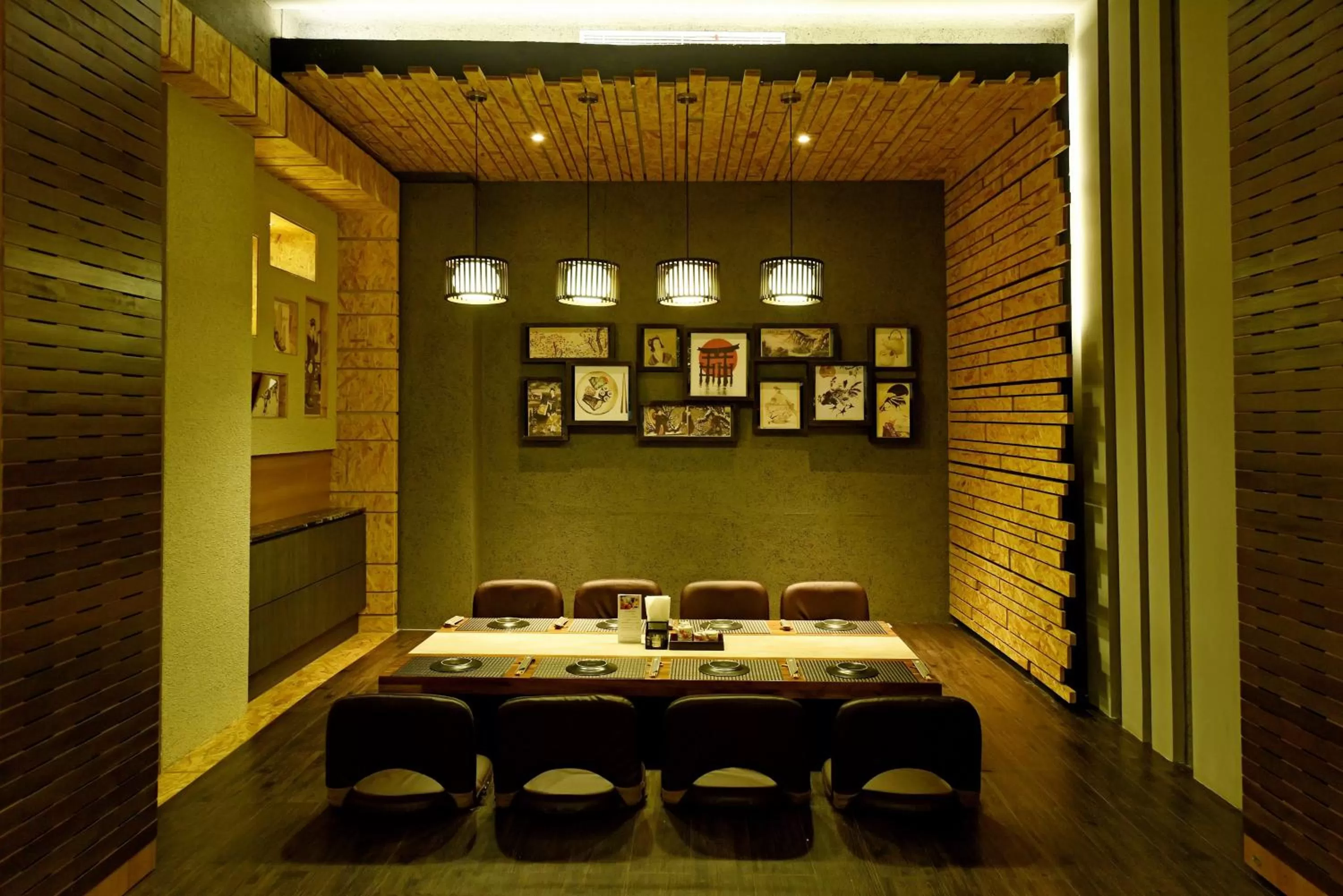 Restaurant/places to eat in Holiday Inn Cikarang Jababeka by IHG