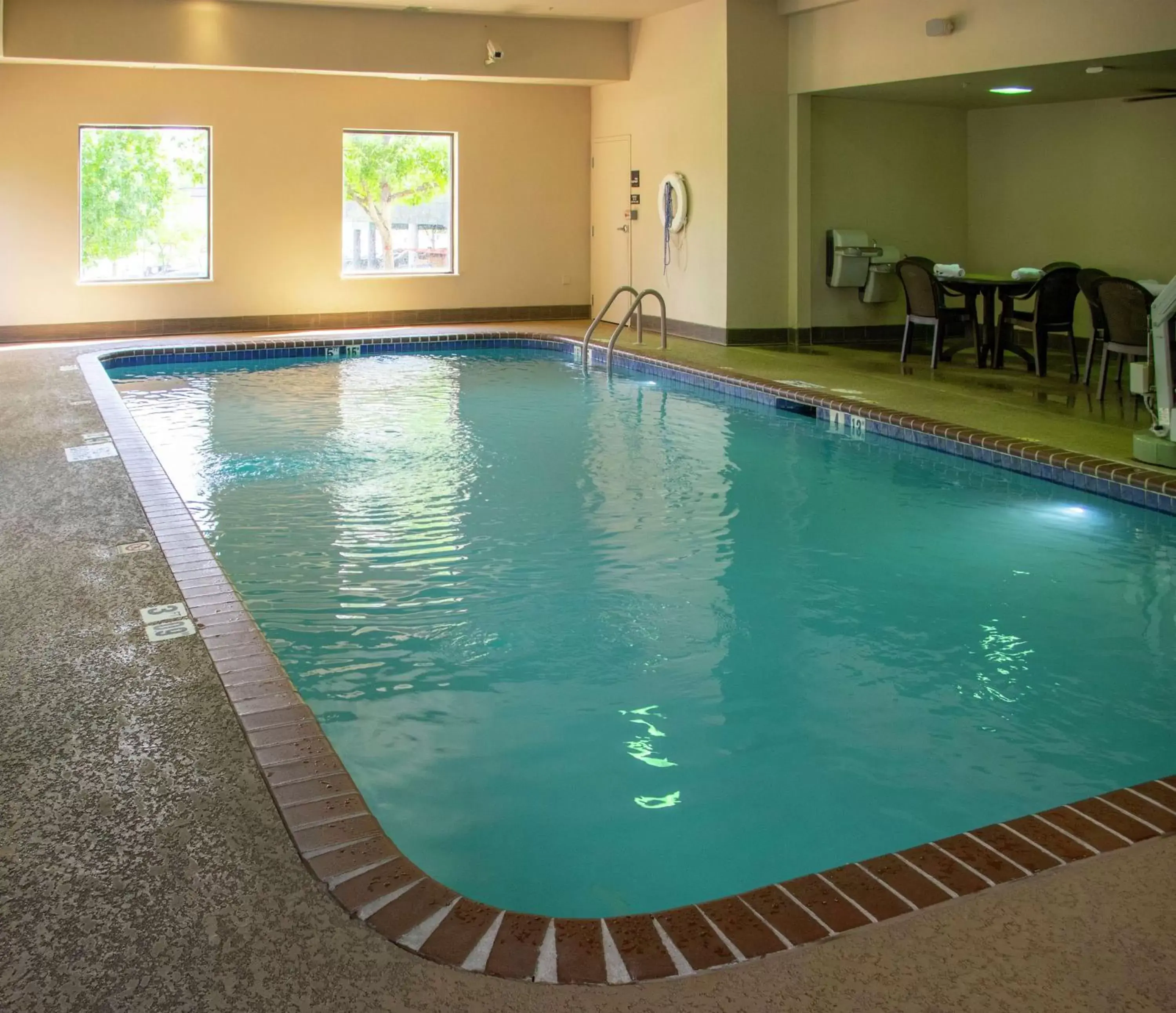 Swimming Pool in Hampton Inn St. Louis-Chesterfield