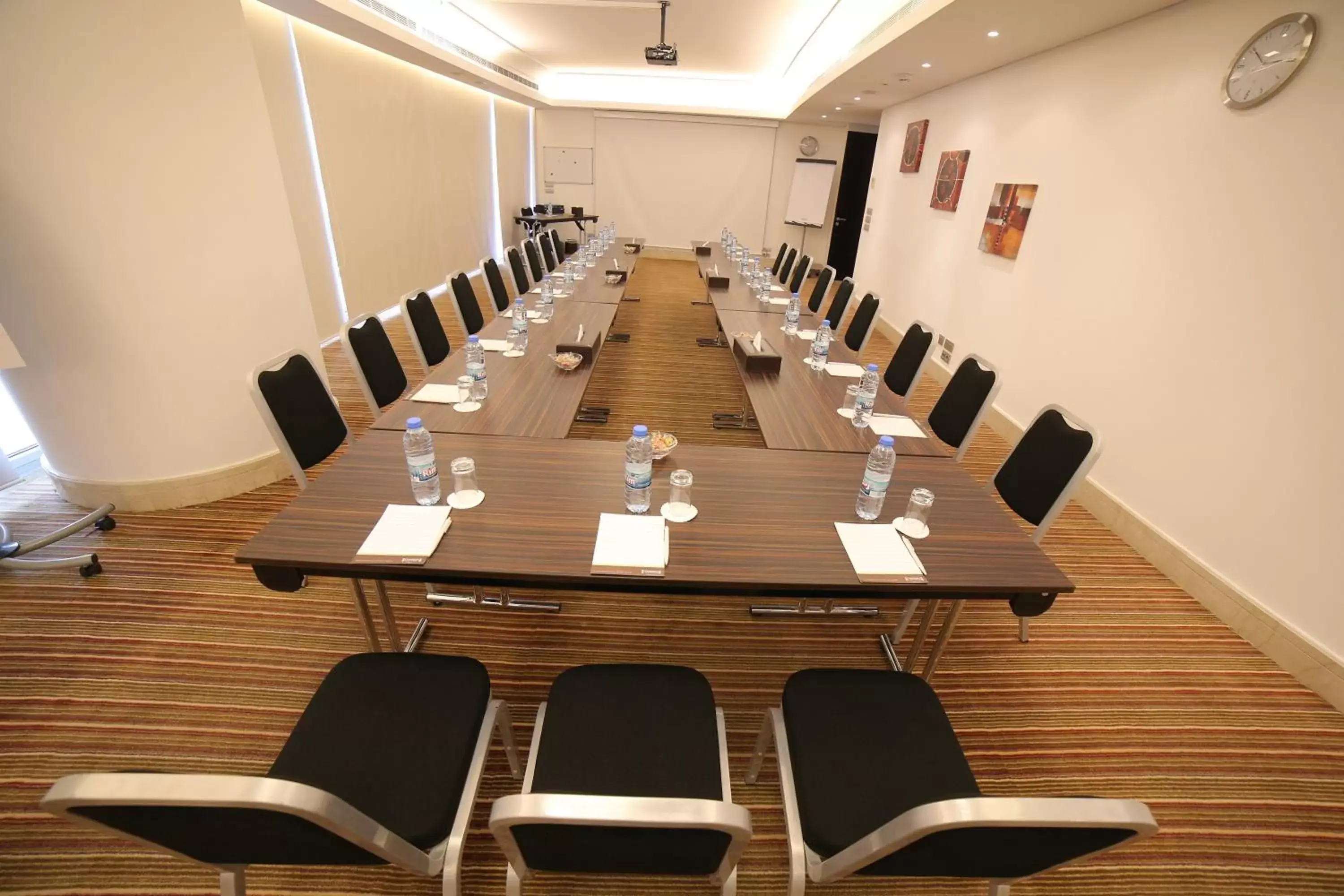Meeting/conference room in Staybridge Suites Hotel, an IHG Hotel