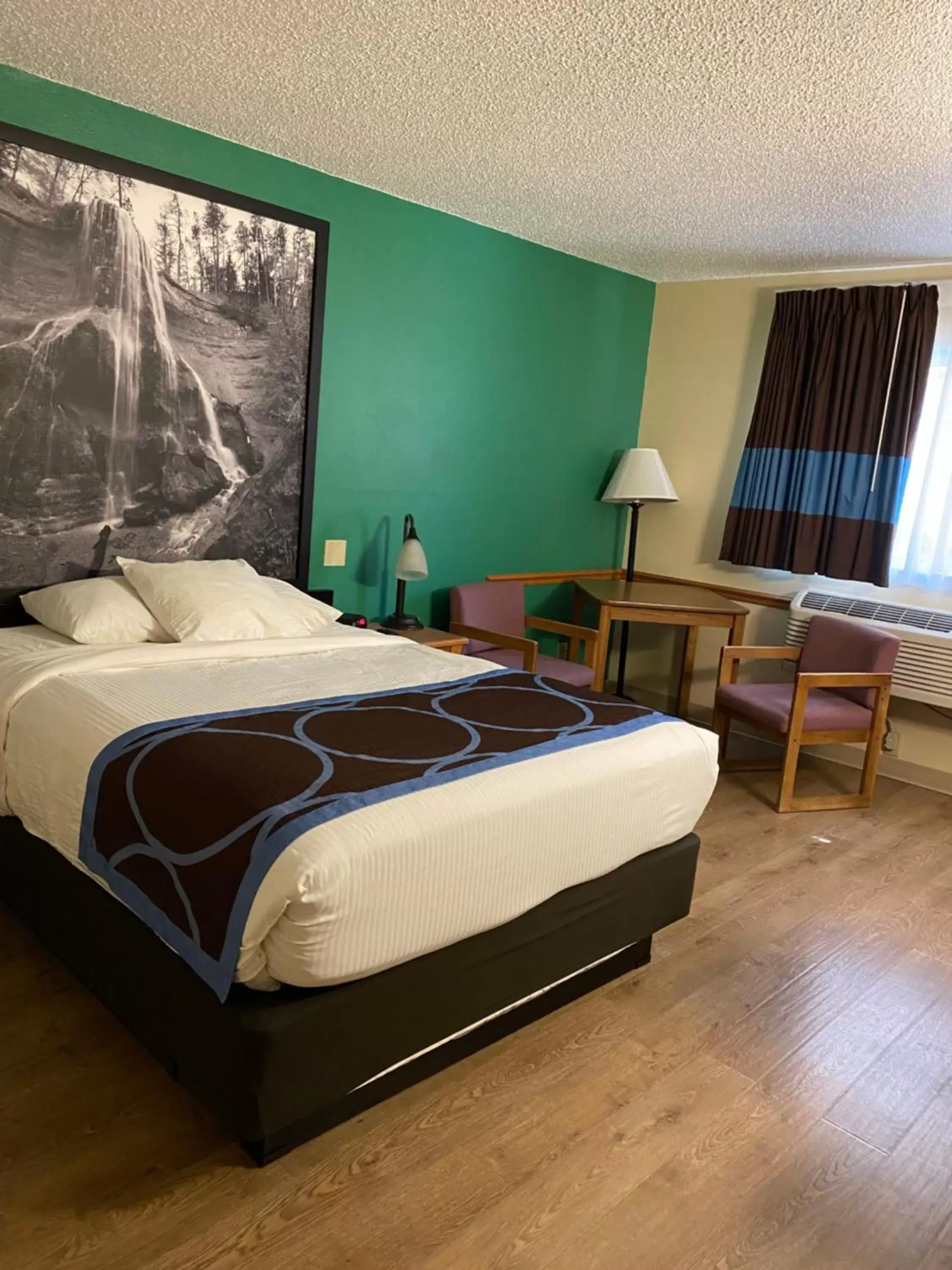 Bed in Super 8 by Wyndham Ogallala