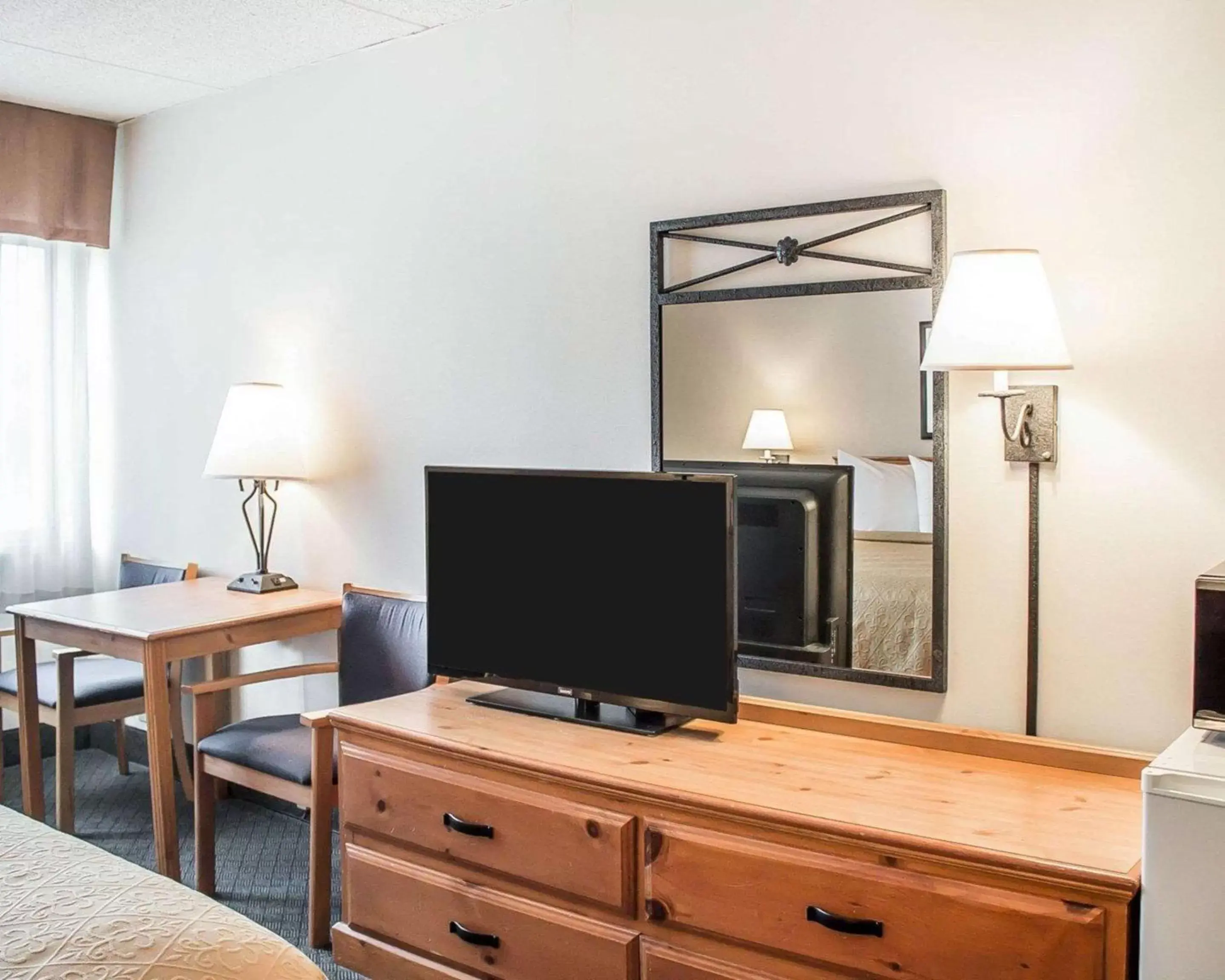 Photo of the whole room in Quality Inn Rhinelander Photo of the whole room in Quality Inn Rhinelander