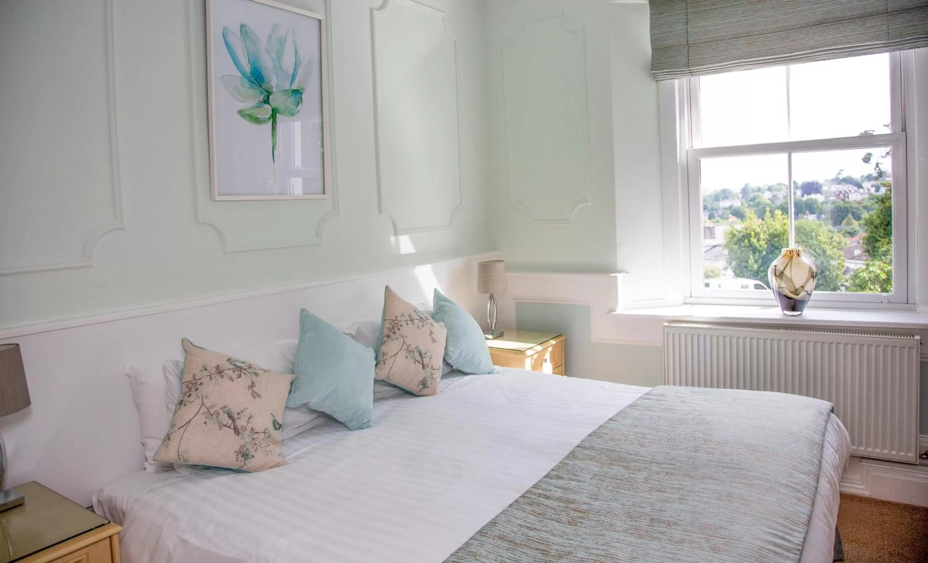 Bedroom, Bed in Carlton Court