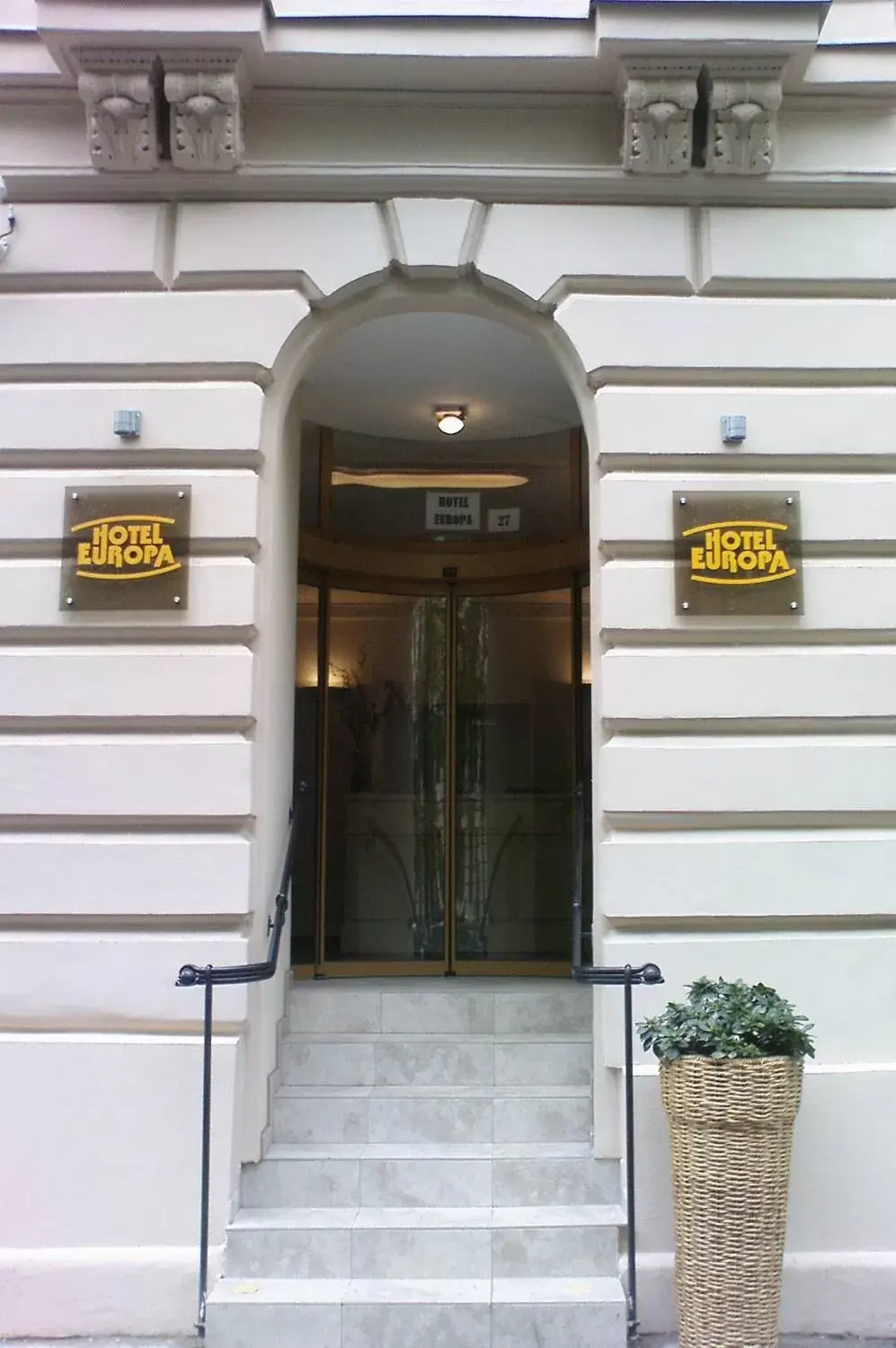 Facade/entrance in Hotel Europa