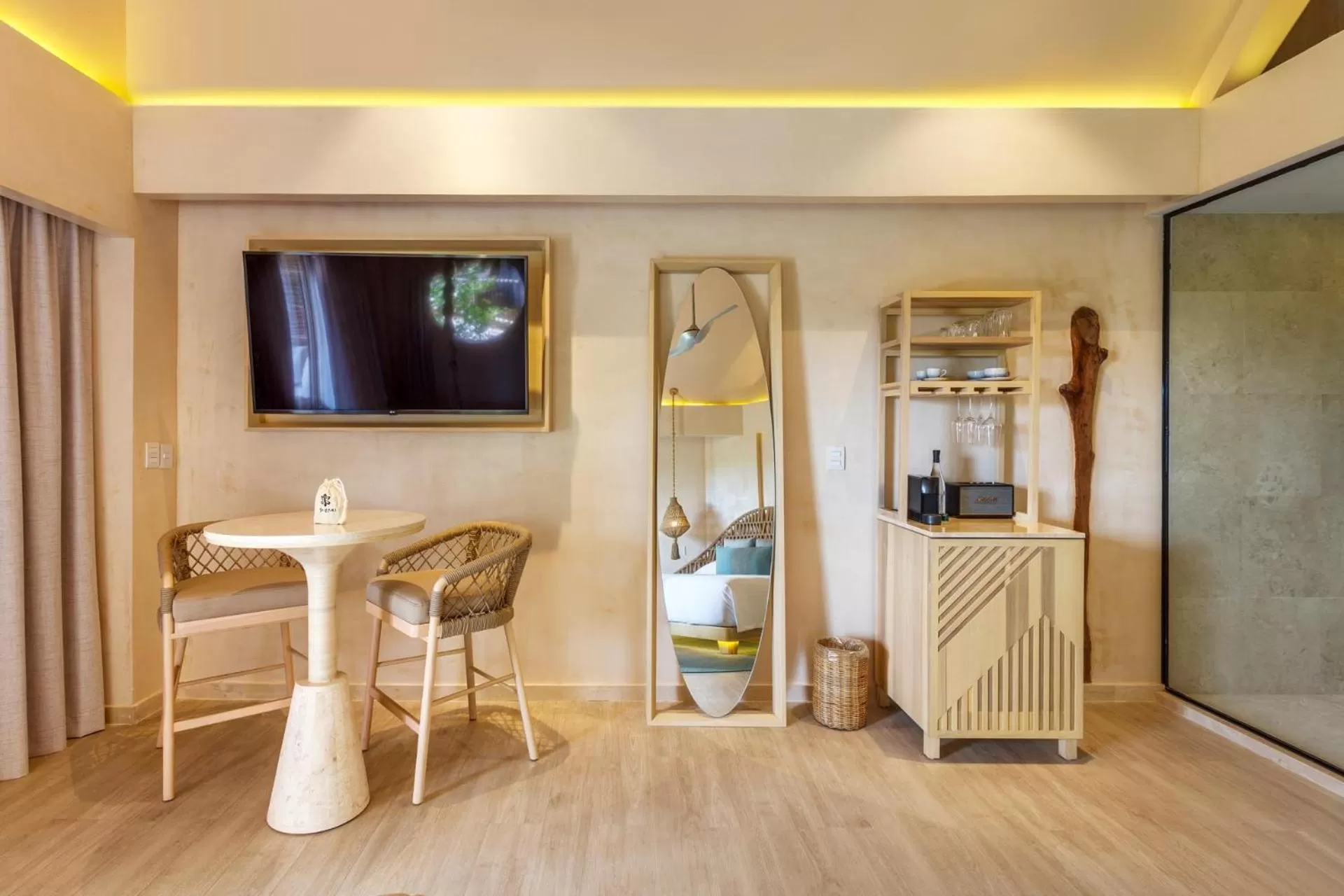 TV and multimedia in Hotel Shibari - Restaurant & Cenote Club