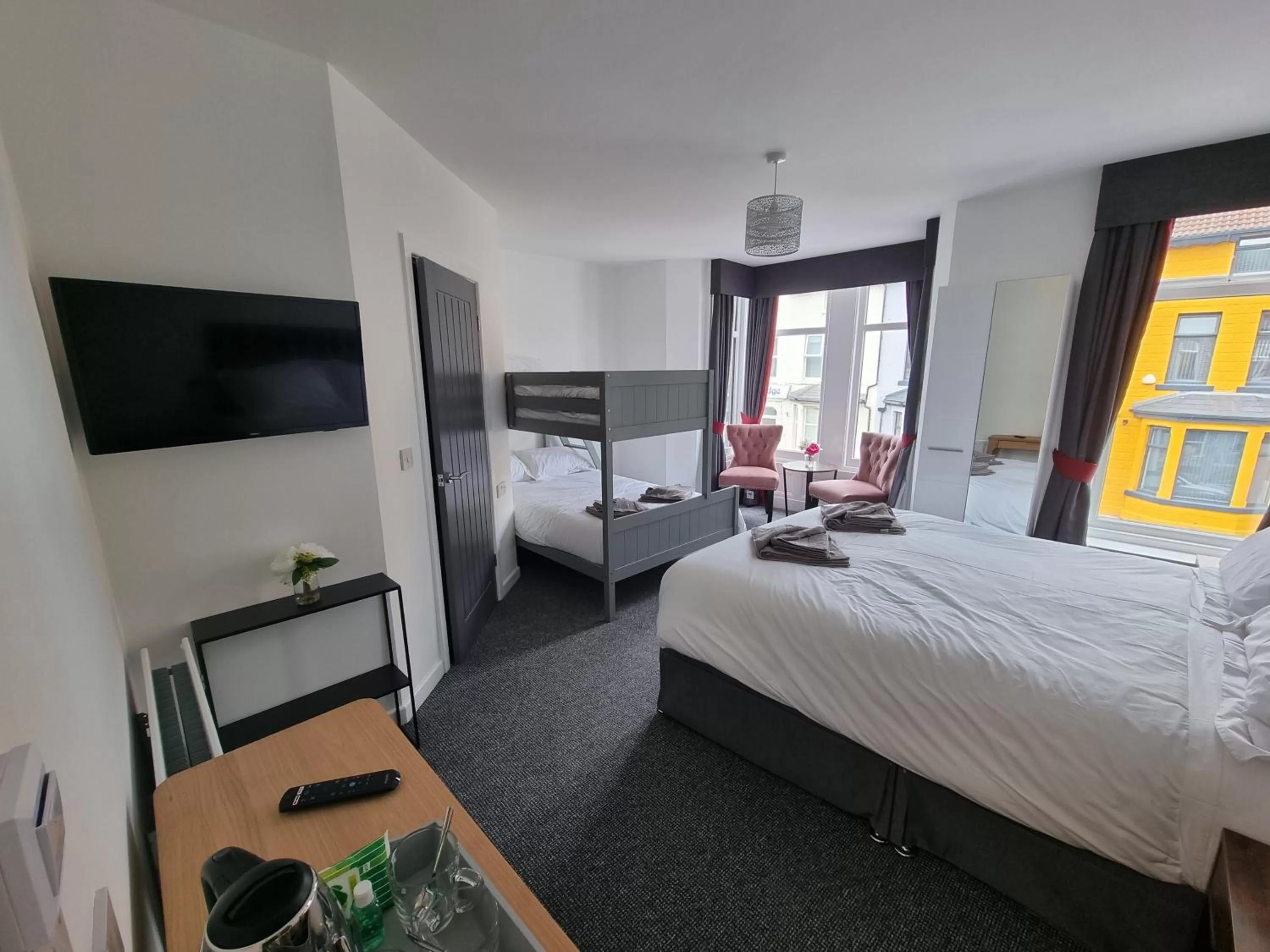 Photo of the whole room, Bed in Langley House Hotel