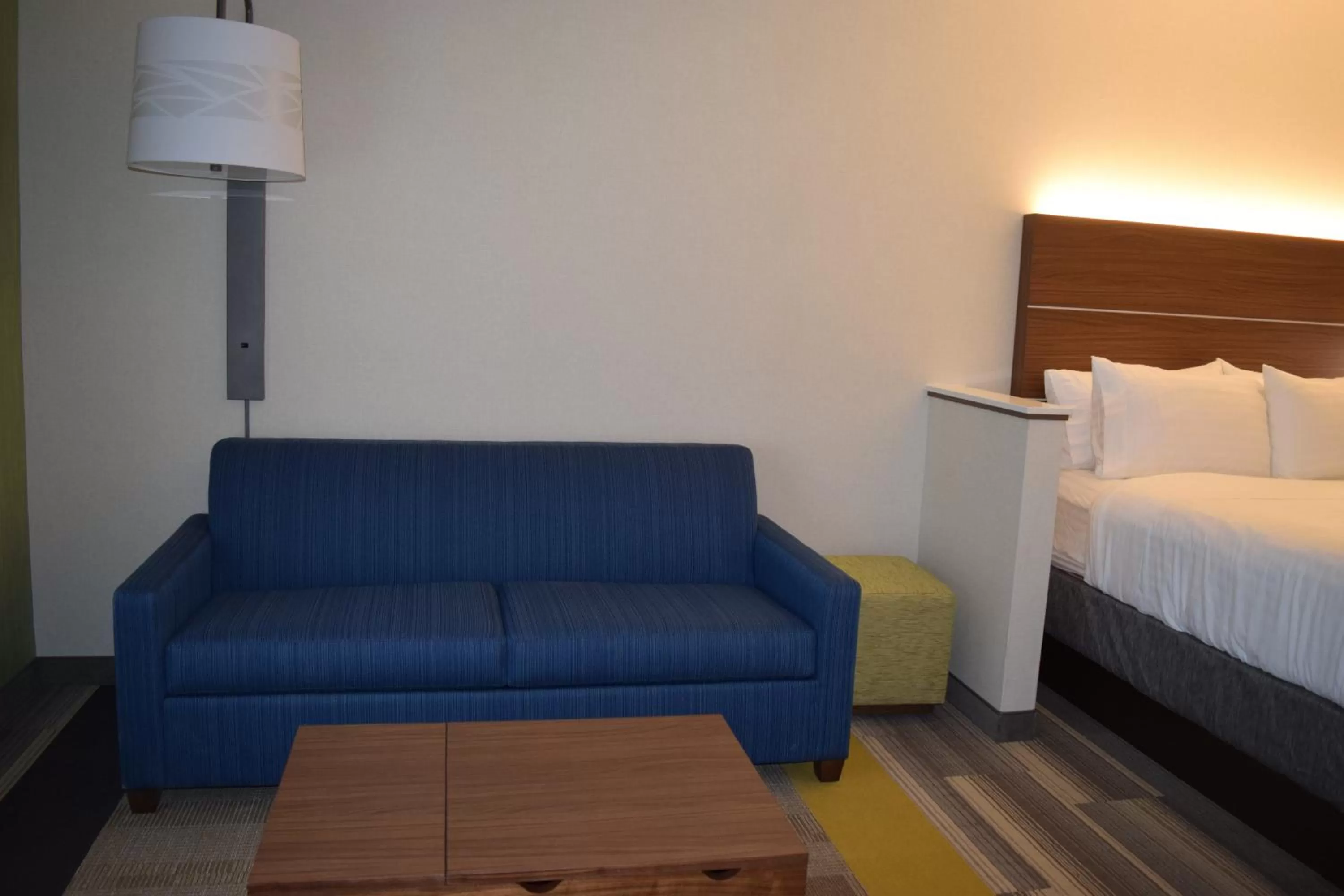 Photo of the whole room, Bed in Holiday Inn Express & Suites Ithaca by IHG