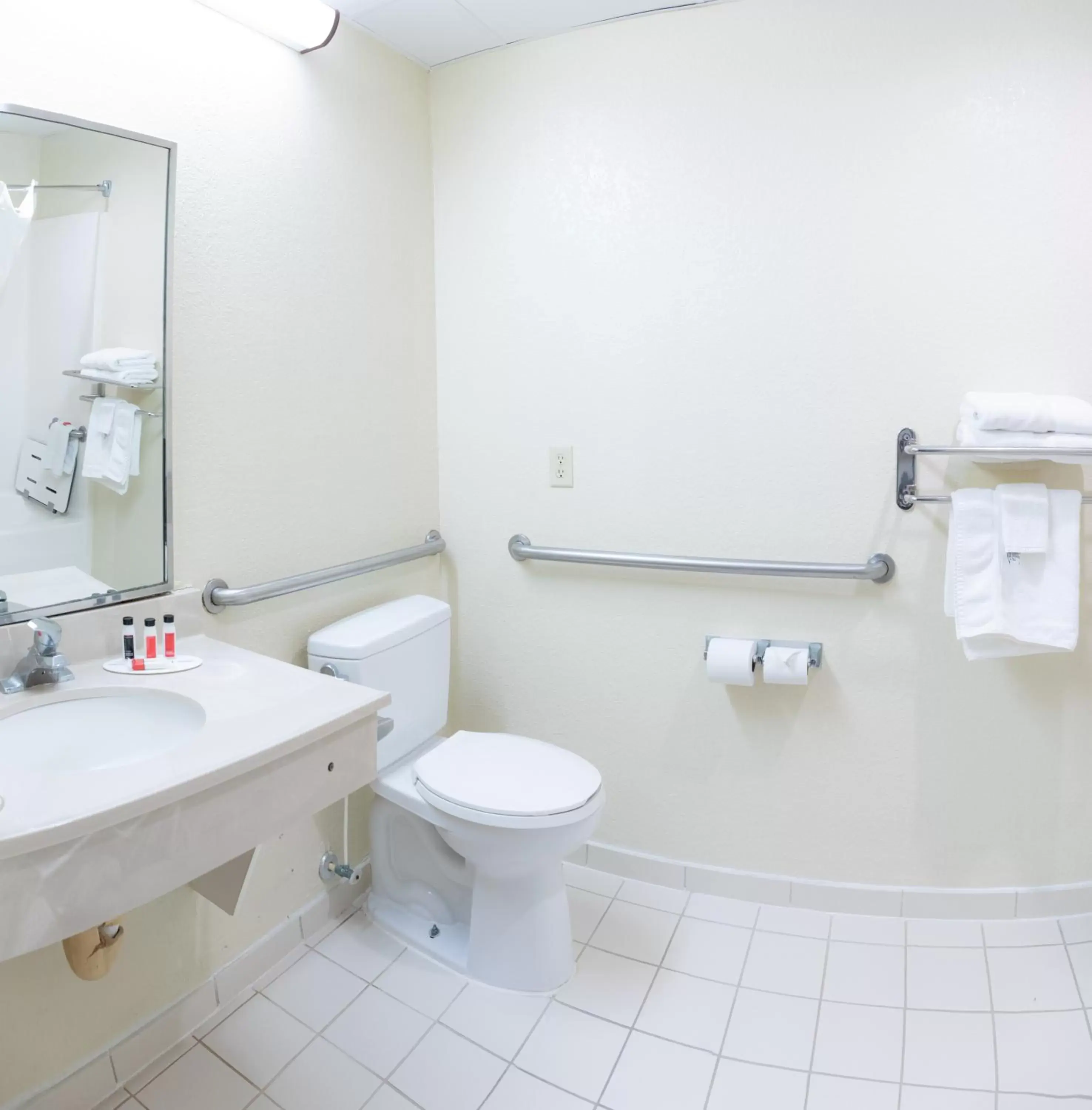 Bathroom in Baymont by Wyndham Hinesville Fort Stewart Area