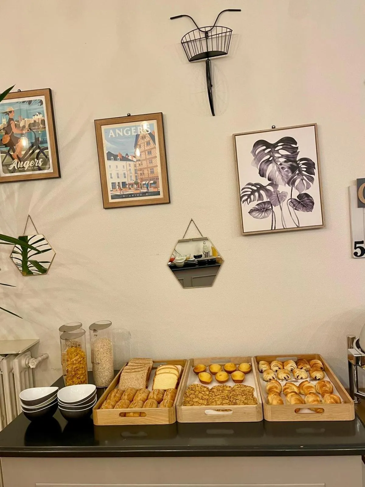 Breakfast in Royal Hôtel Angers